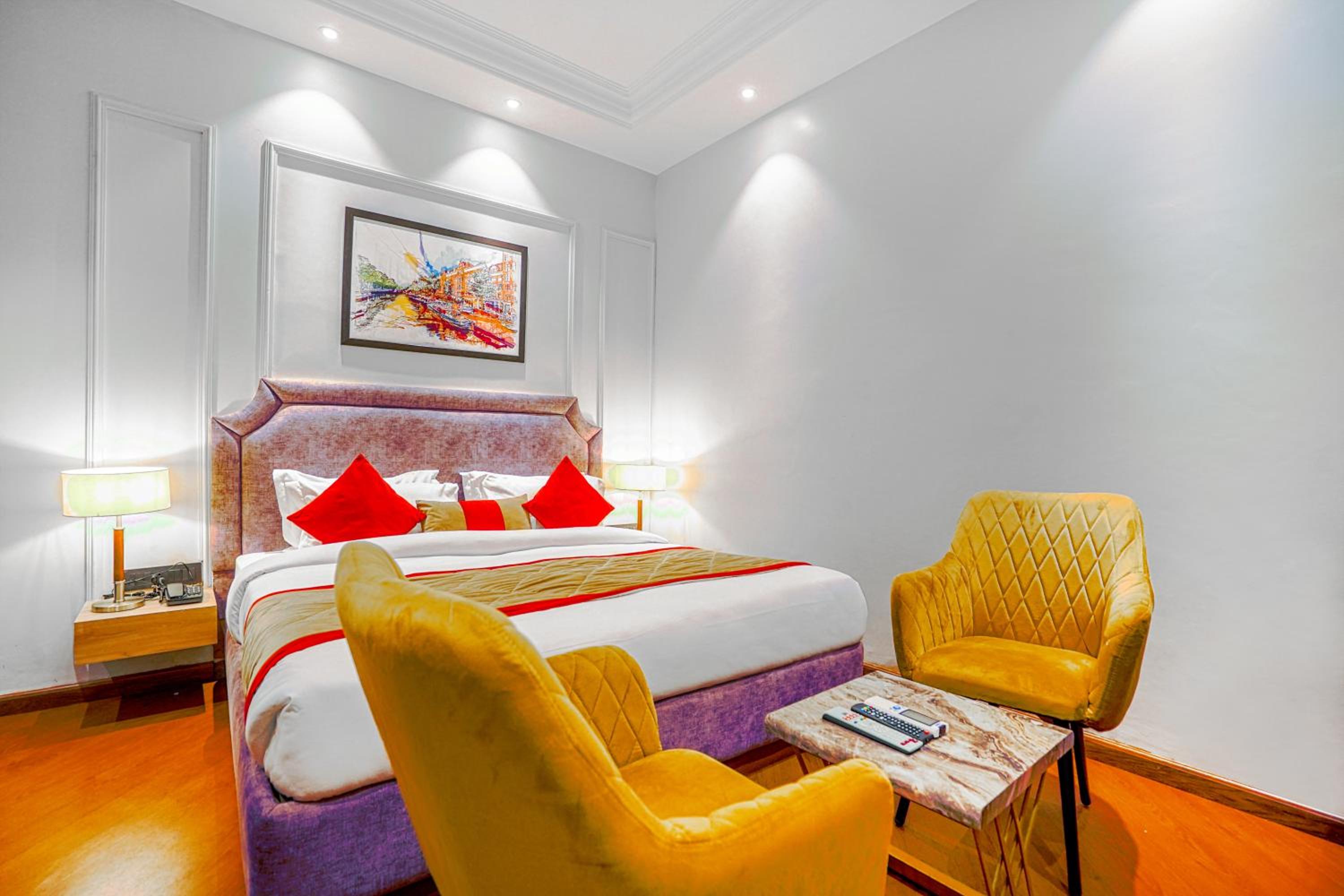 Deluxe Room - Photo 5