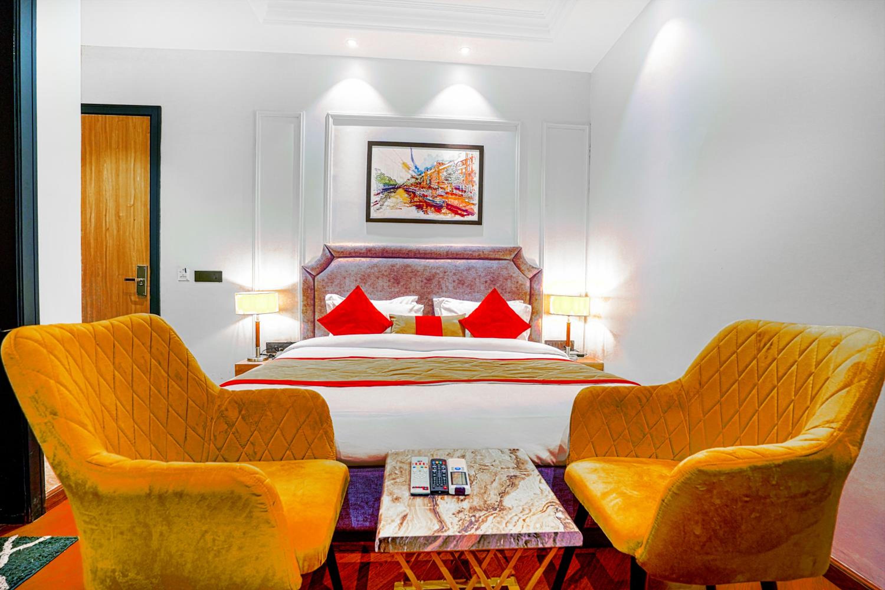 Deluxe Room - Photo 2