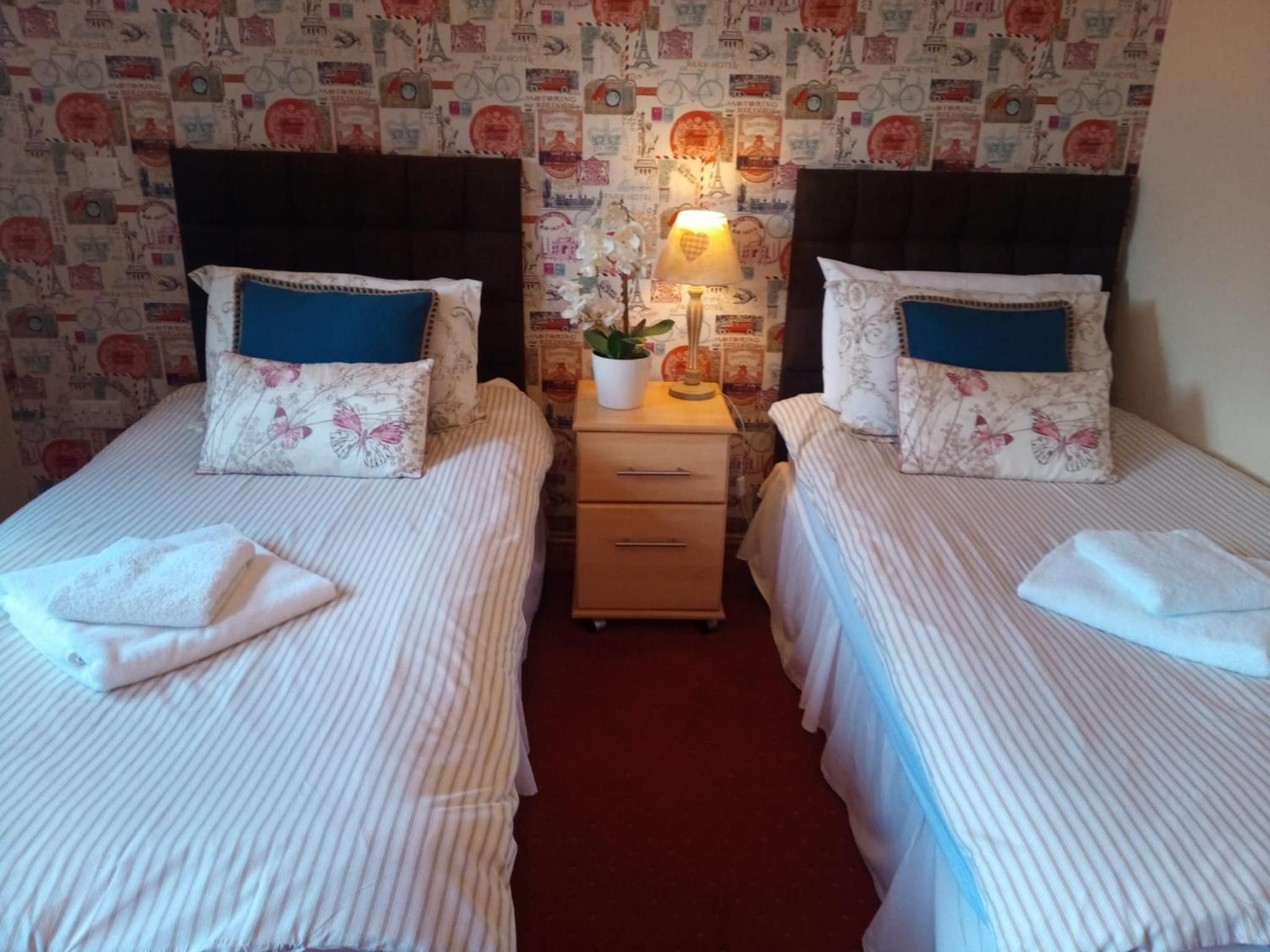 Standard Twin Room photo 2