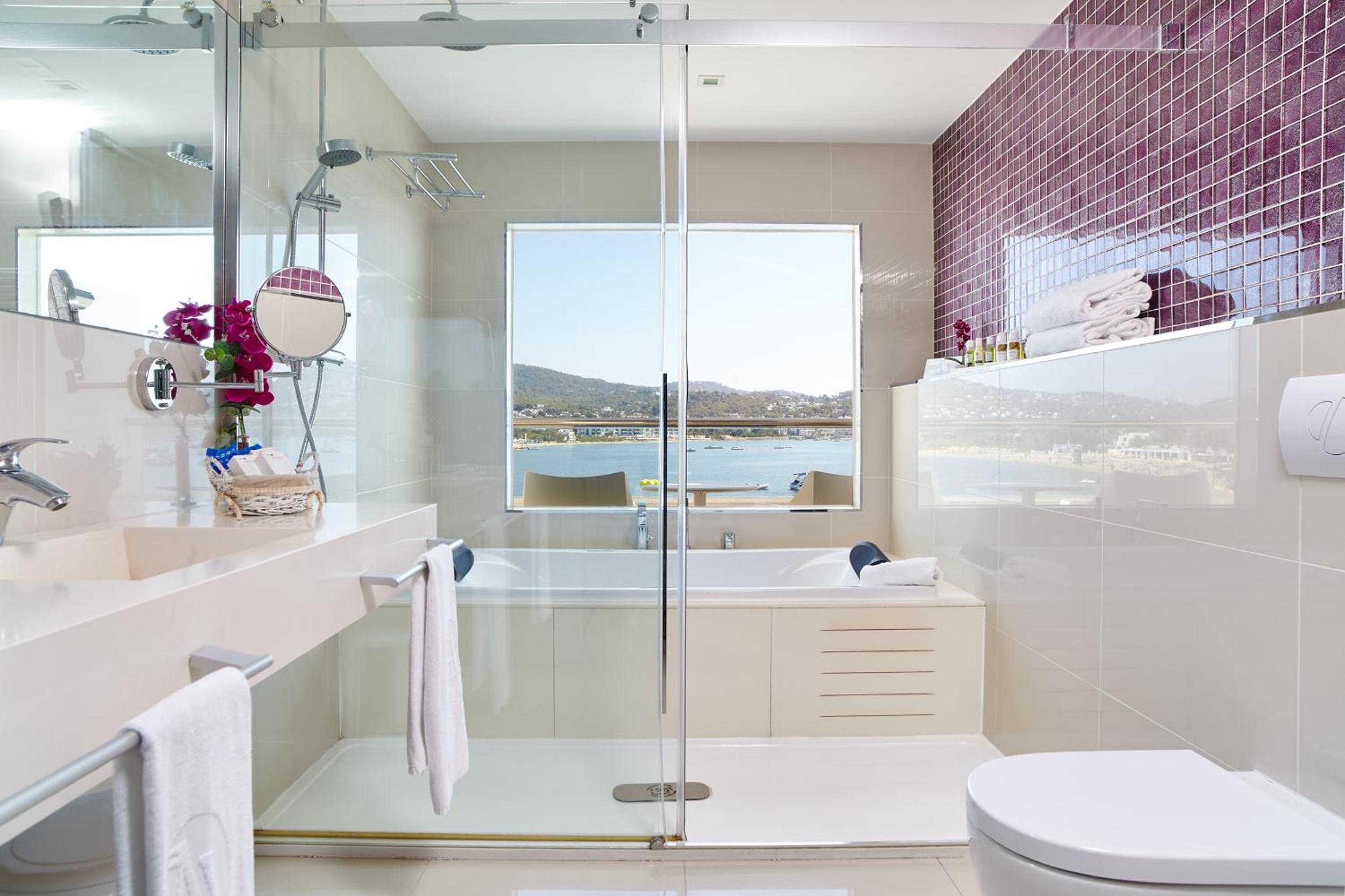 Queen Suite with Sea View photo 3
