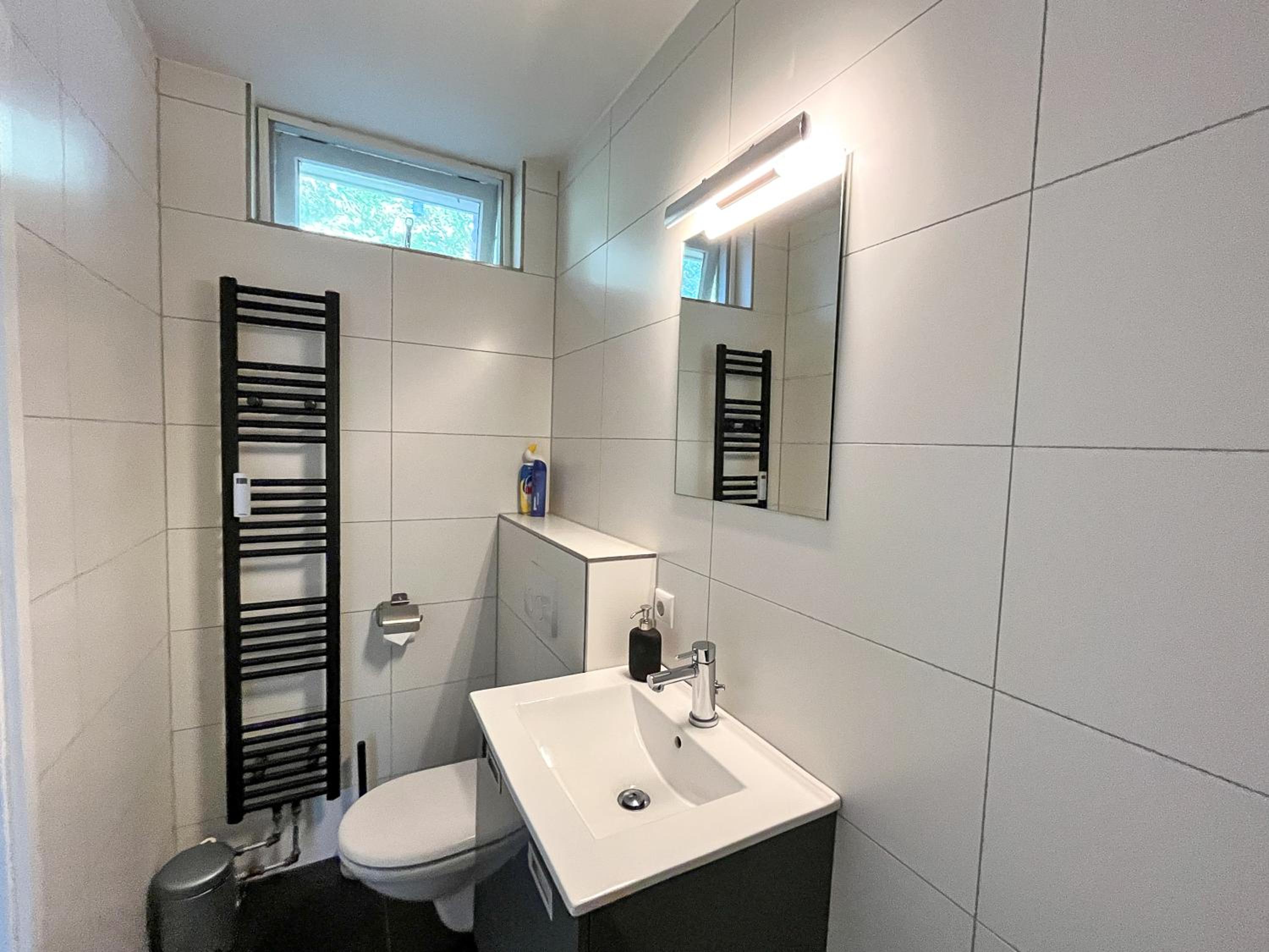 Two-Bedroom House - Photo 22
