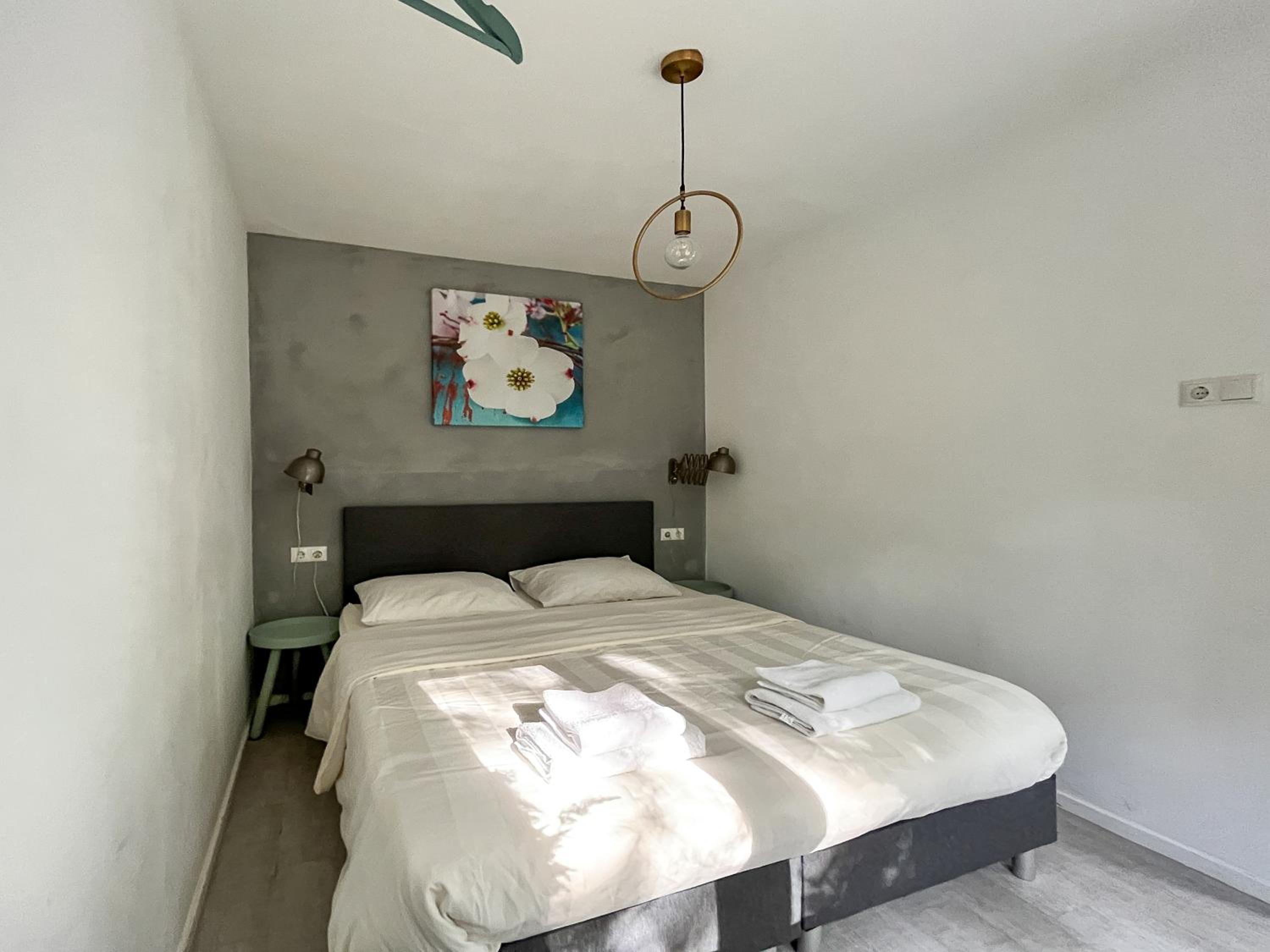 Two-Bedroom House - Photo 26