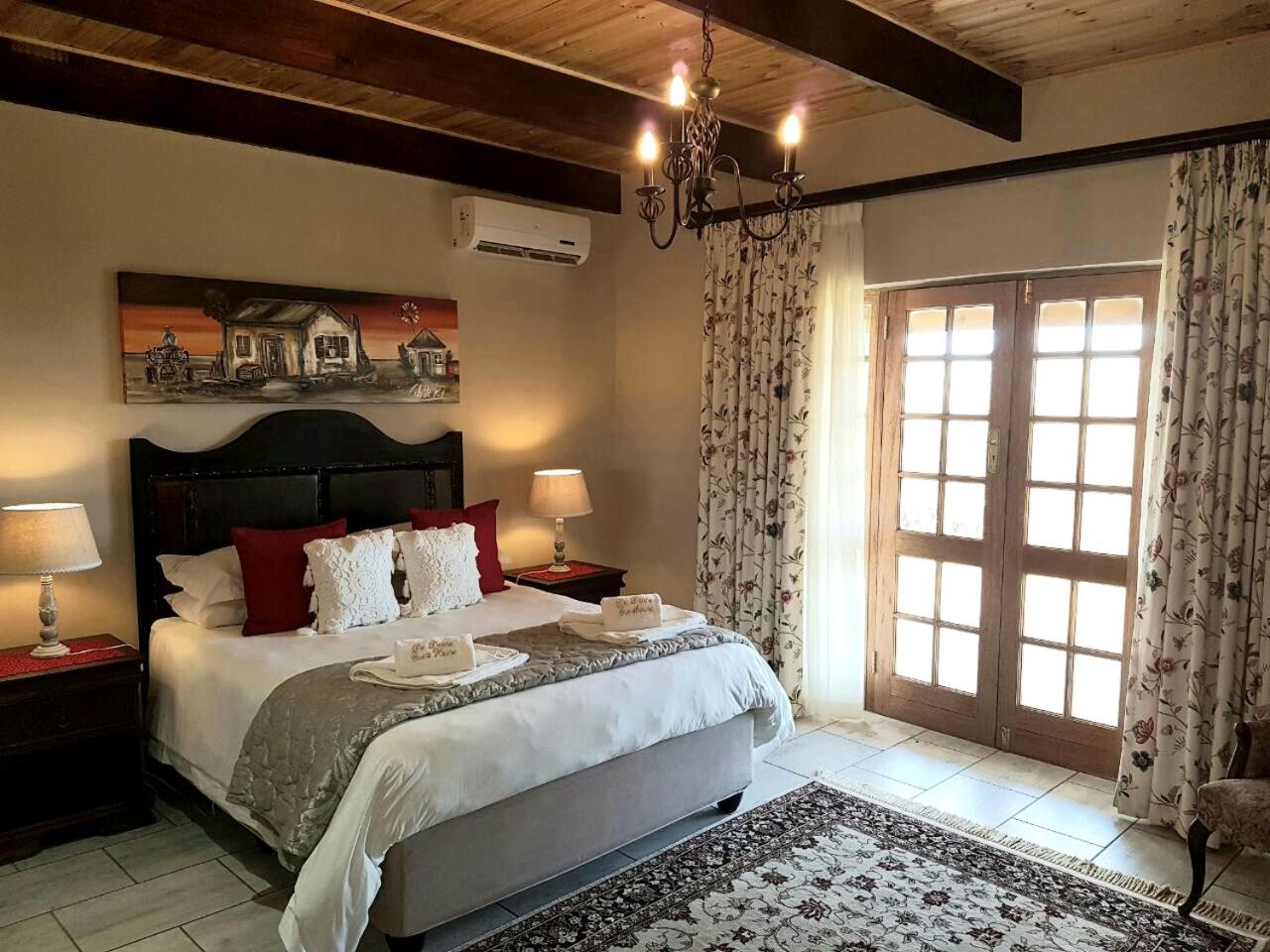 Standard Suite - Photo 2