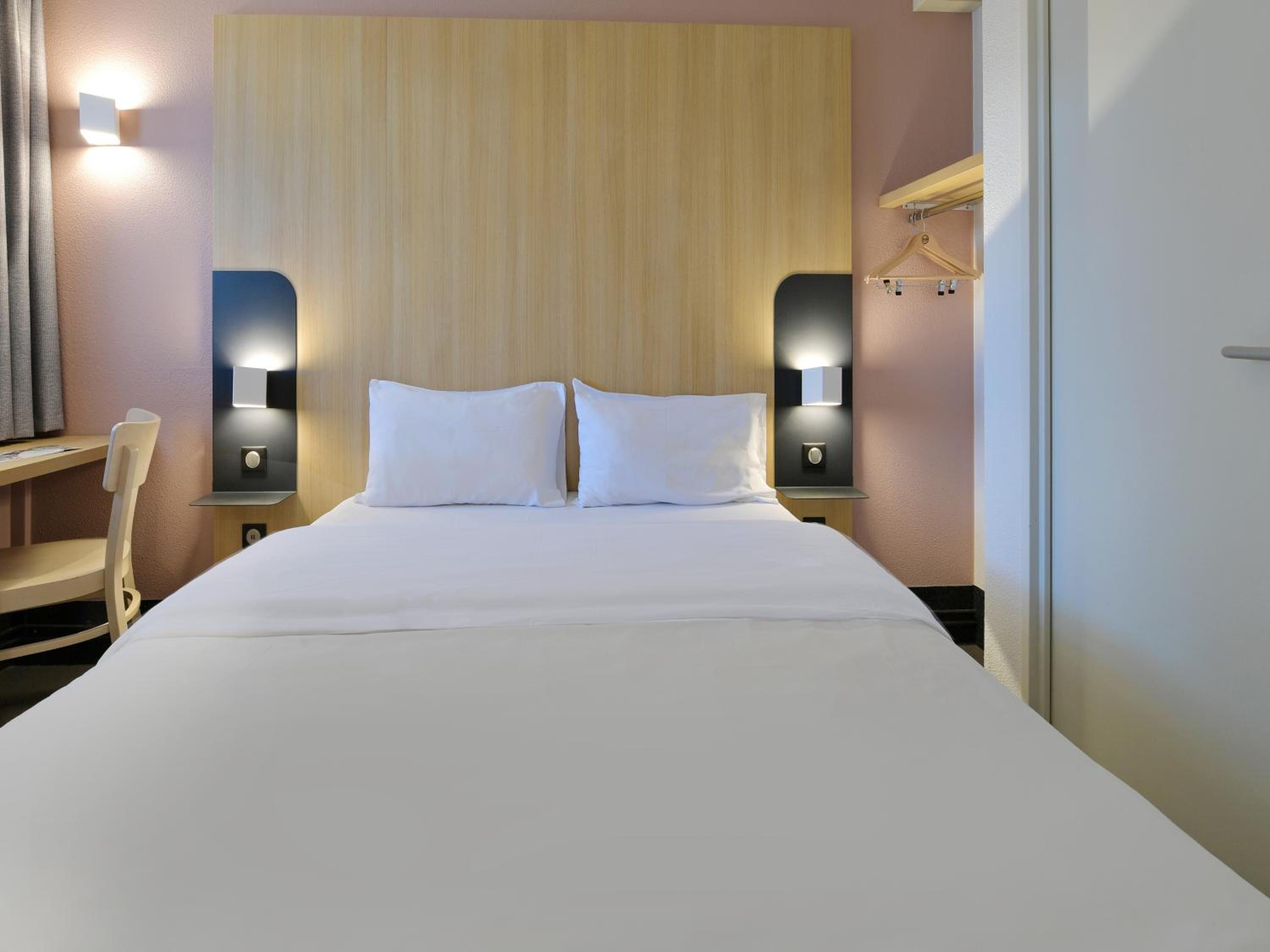Double Room - Non-Smoking  photo 3