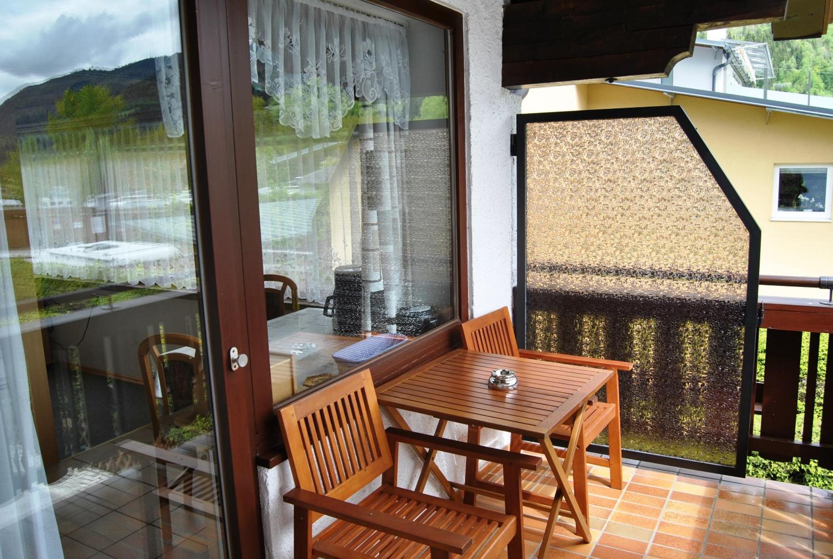 One-Bedroom Apartment with Private External Toilet photo 3