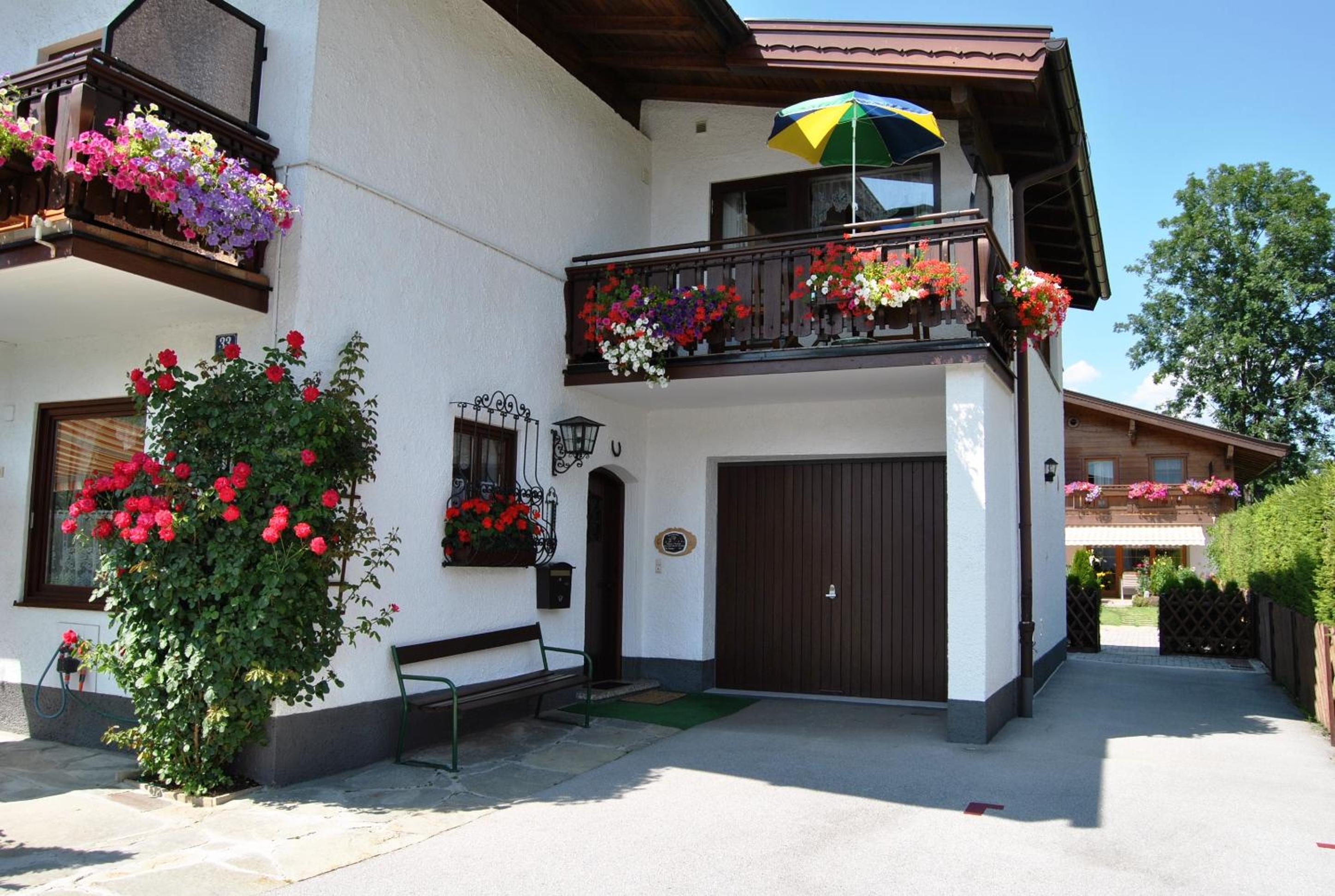 One-Bedroom Apartment with Private External Toilet photo 2