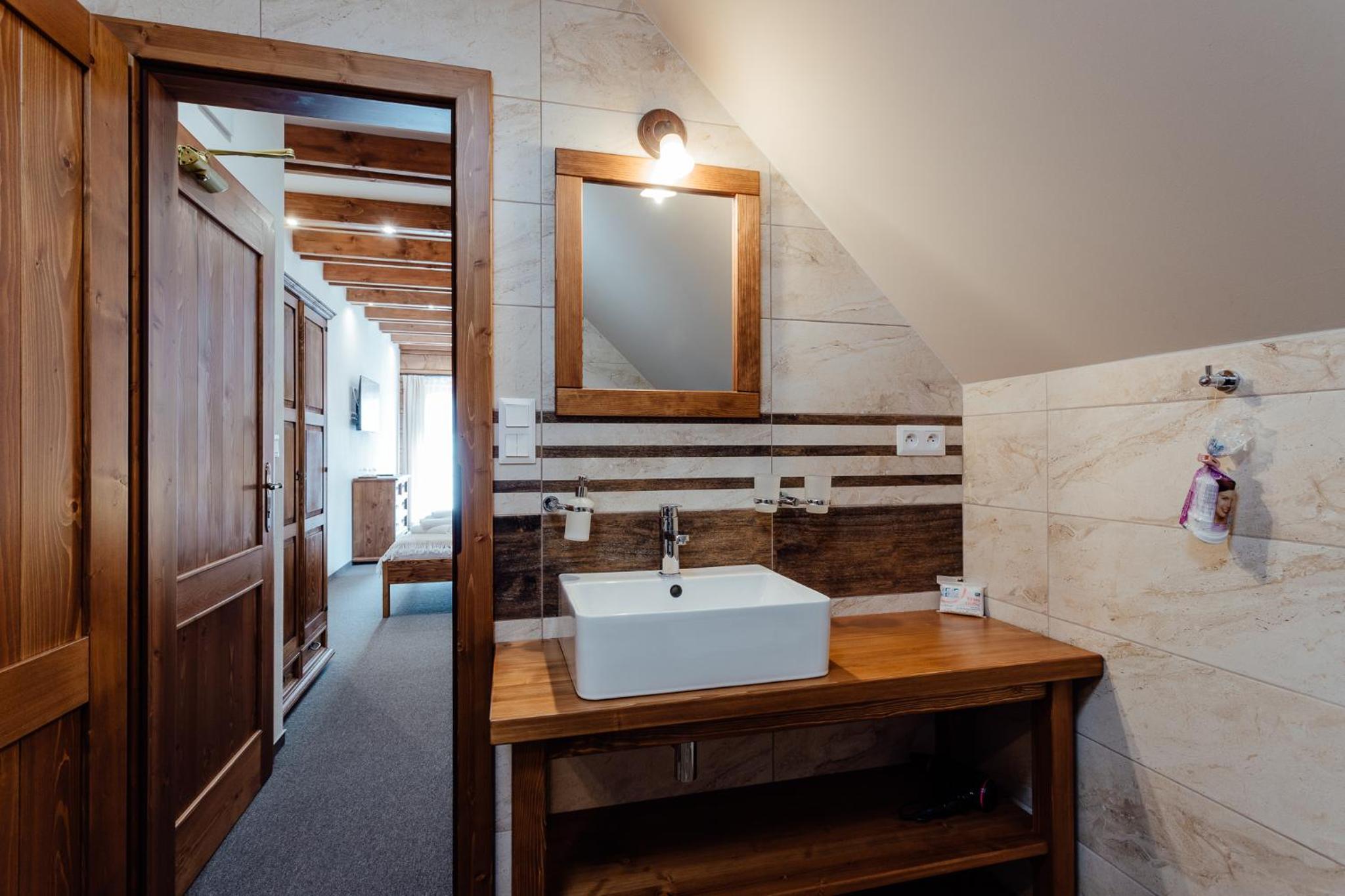 Deluxe Double Room with Extra Bed photo 3