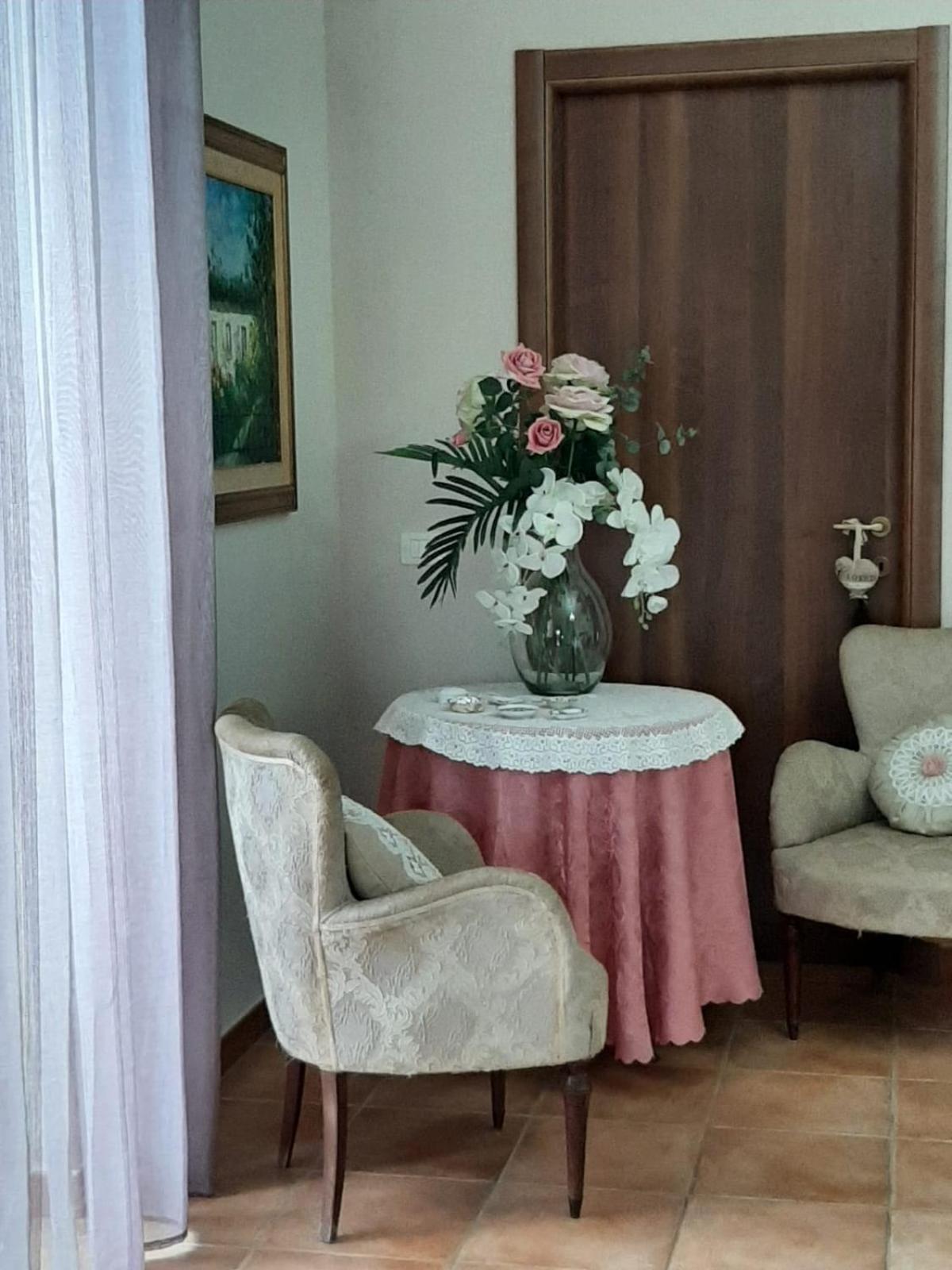 Two-Bedroom House - Photo 25
