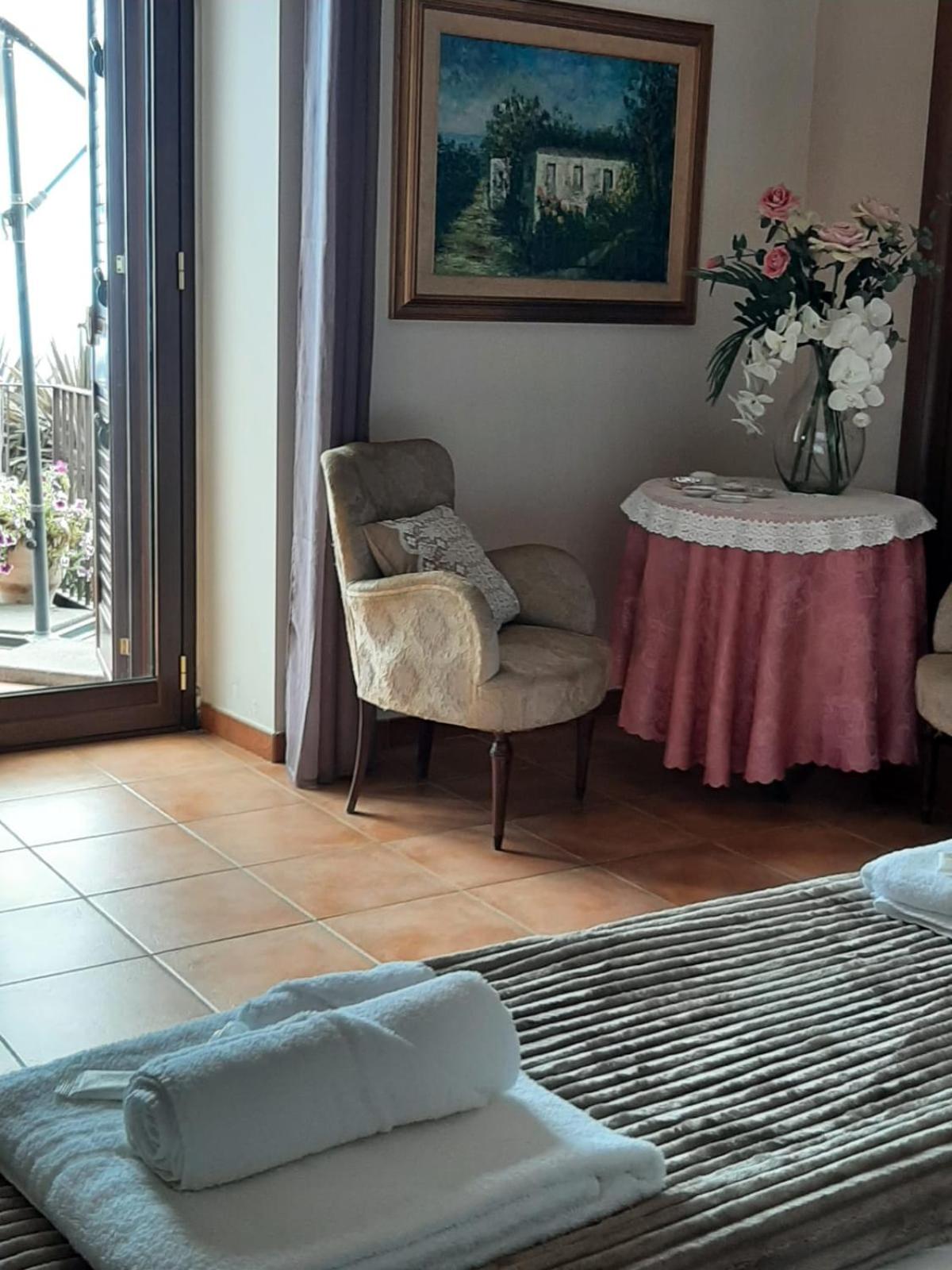 Two-Bedroom House - Photo 40