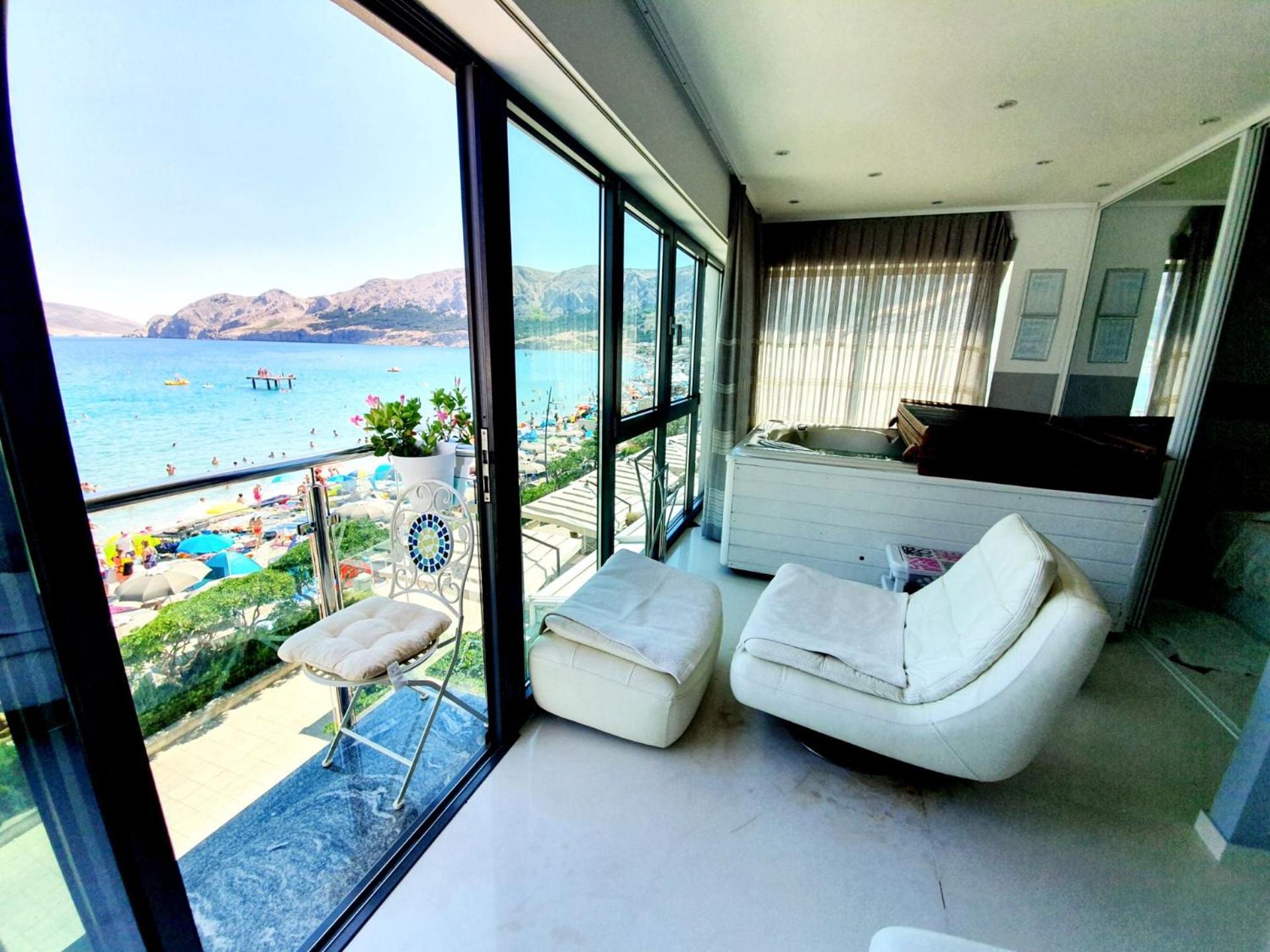 Penthouse Apartment - Photo 6