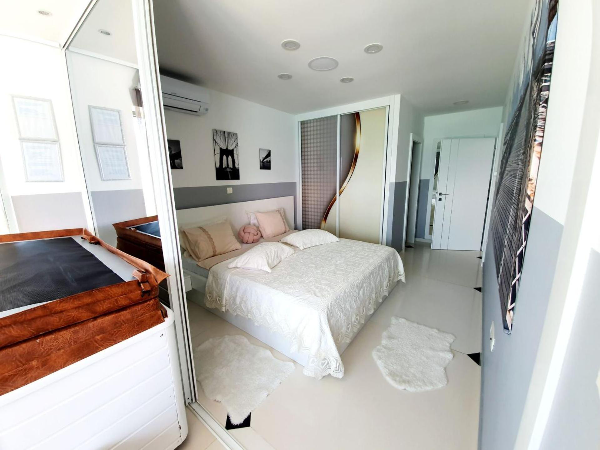 Penthouse Apartment - Photo 28