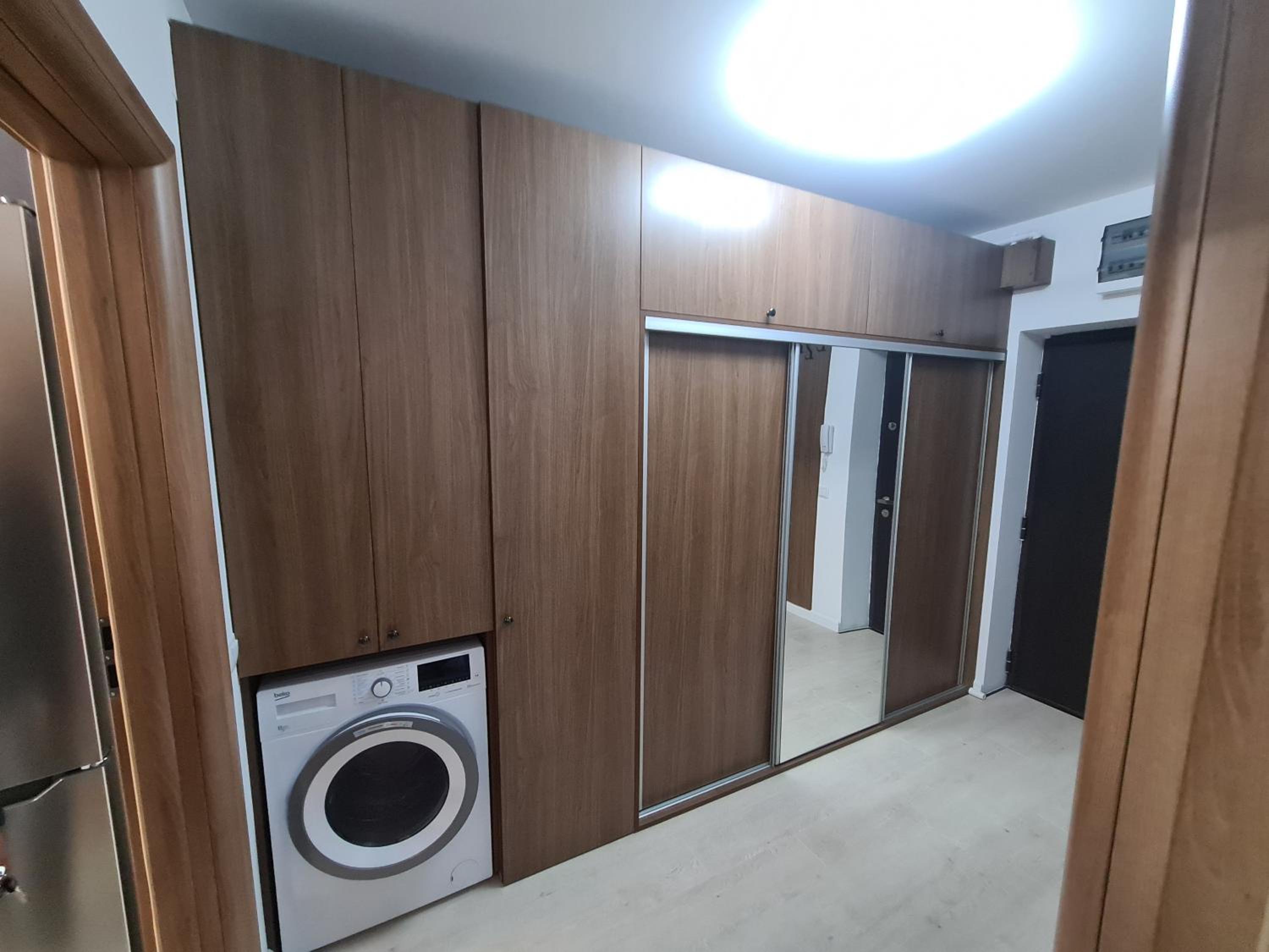 One-Bedroom Apartment - Photo 2