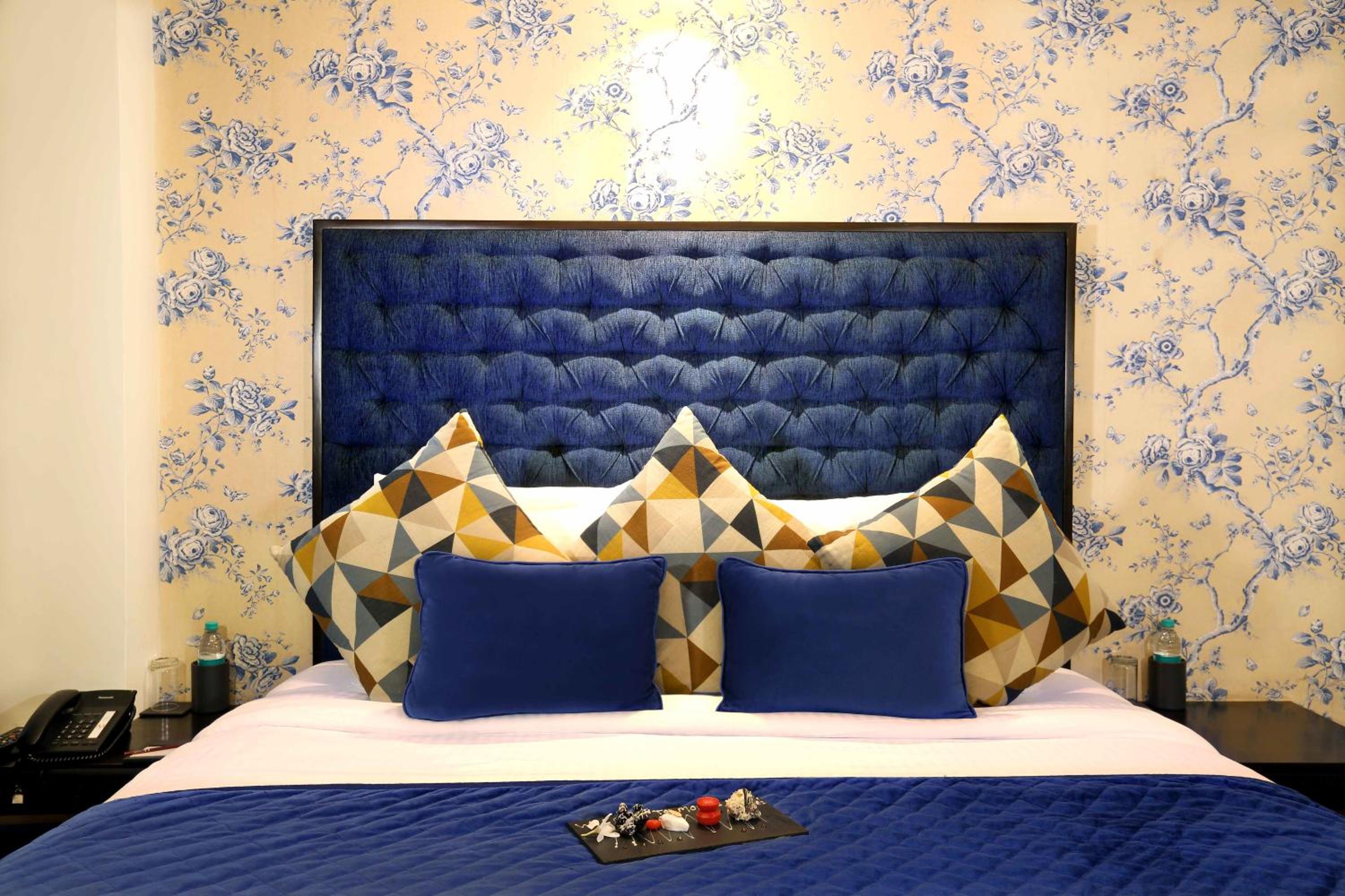 Suite - Photo 7
