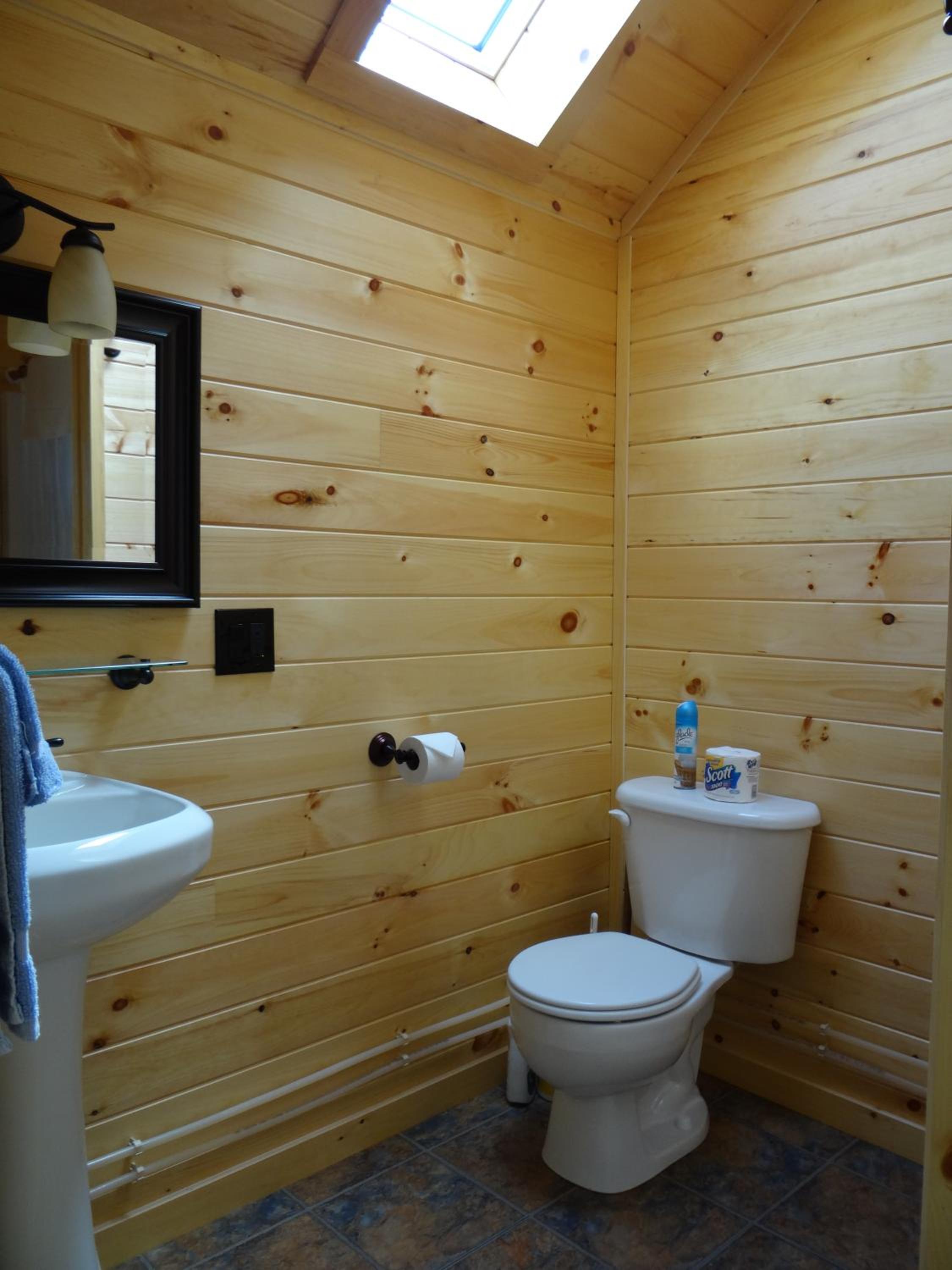One-Bedroom House Cabin 3 photo 3