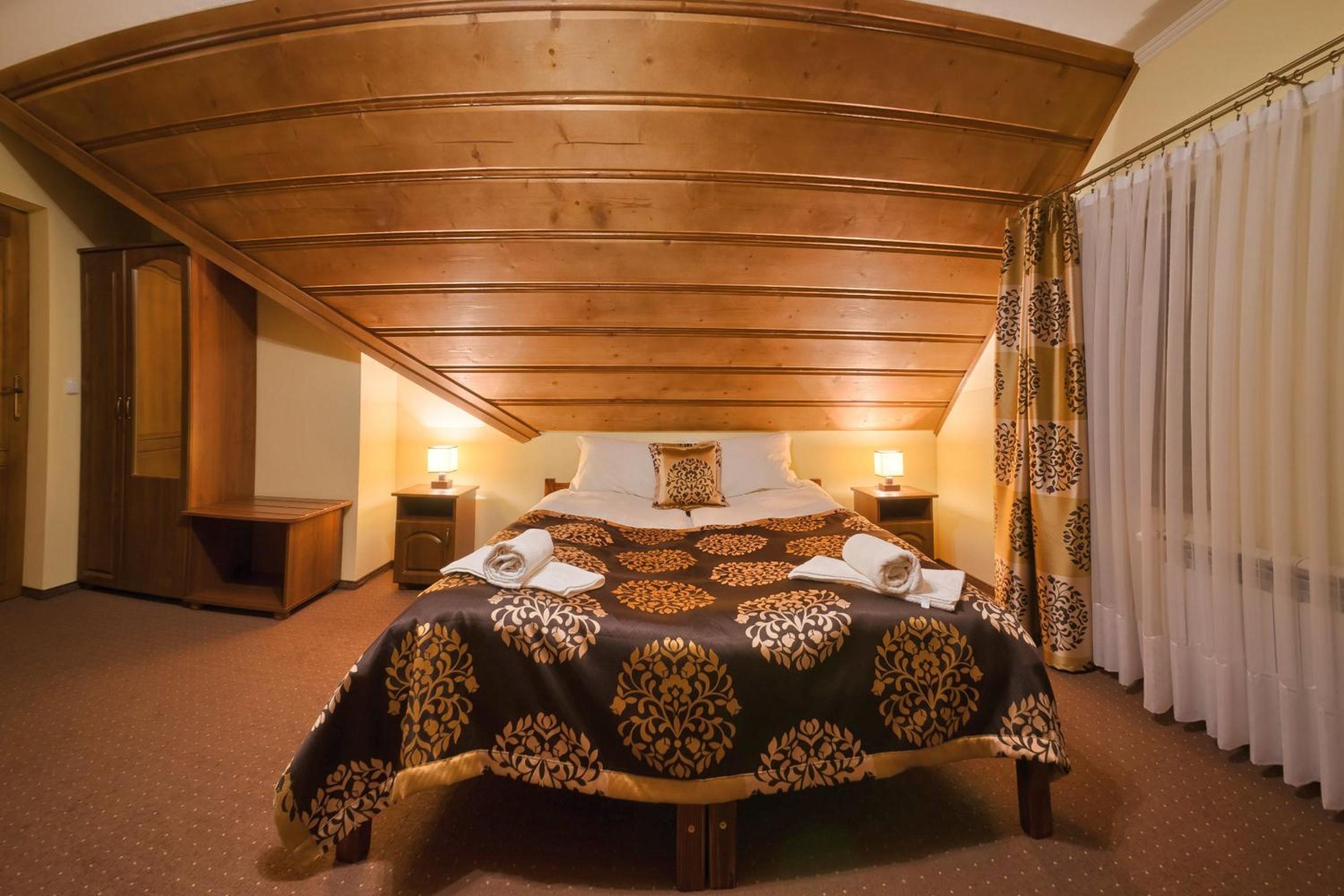 Double or Twin Room - Photo 12