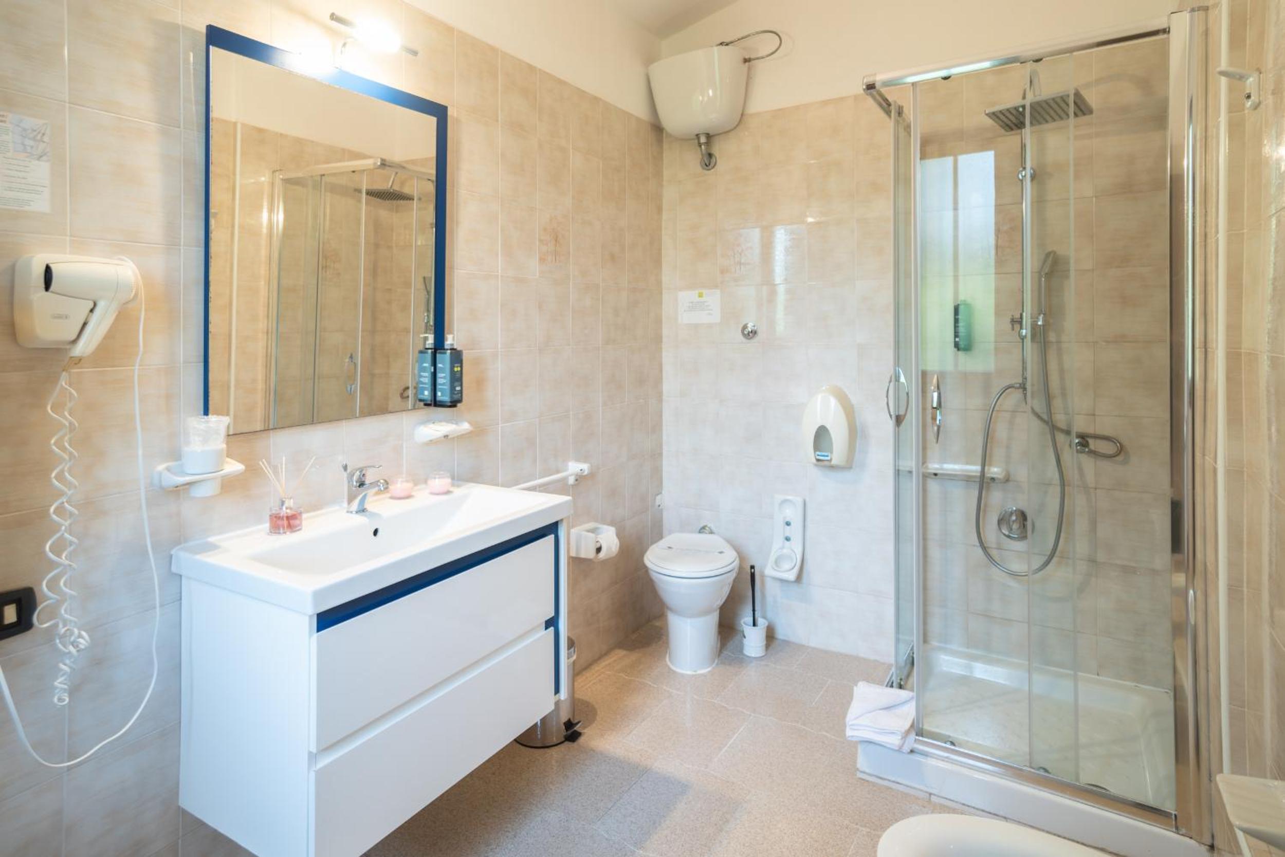 Triple Room - Photo 16