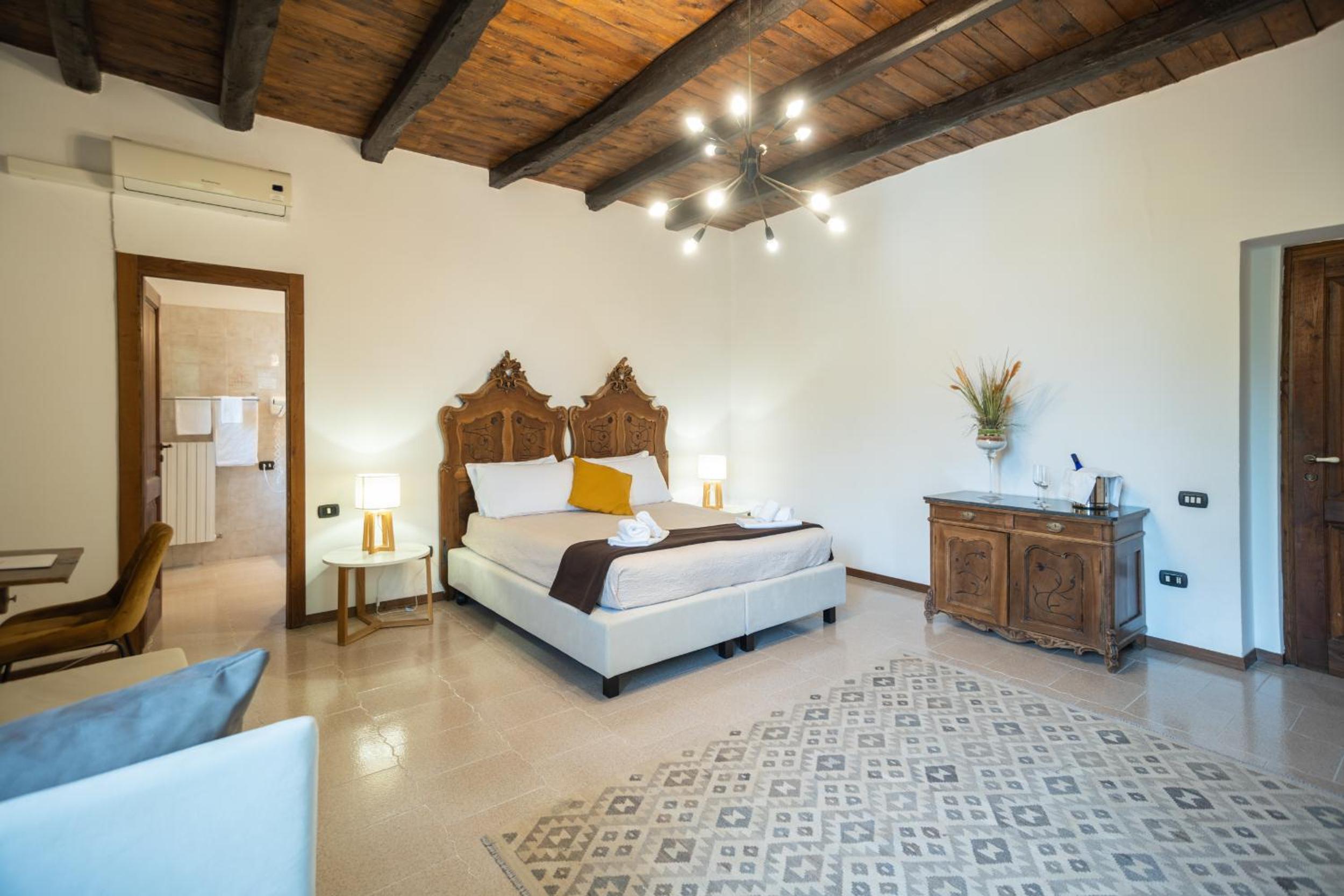 Triple Room - Photo 17