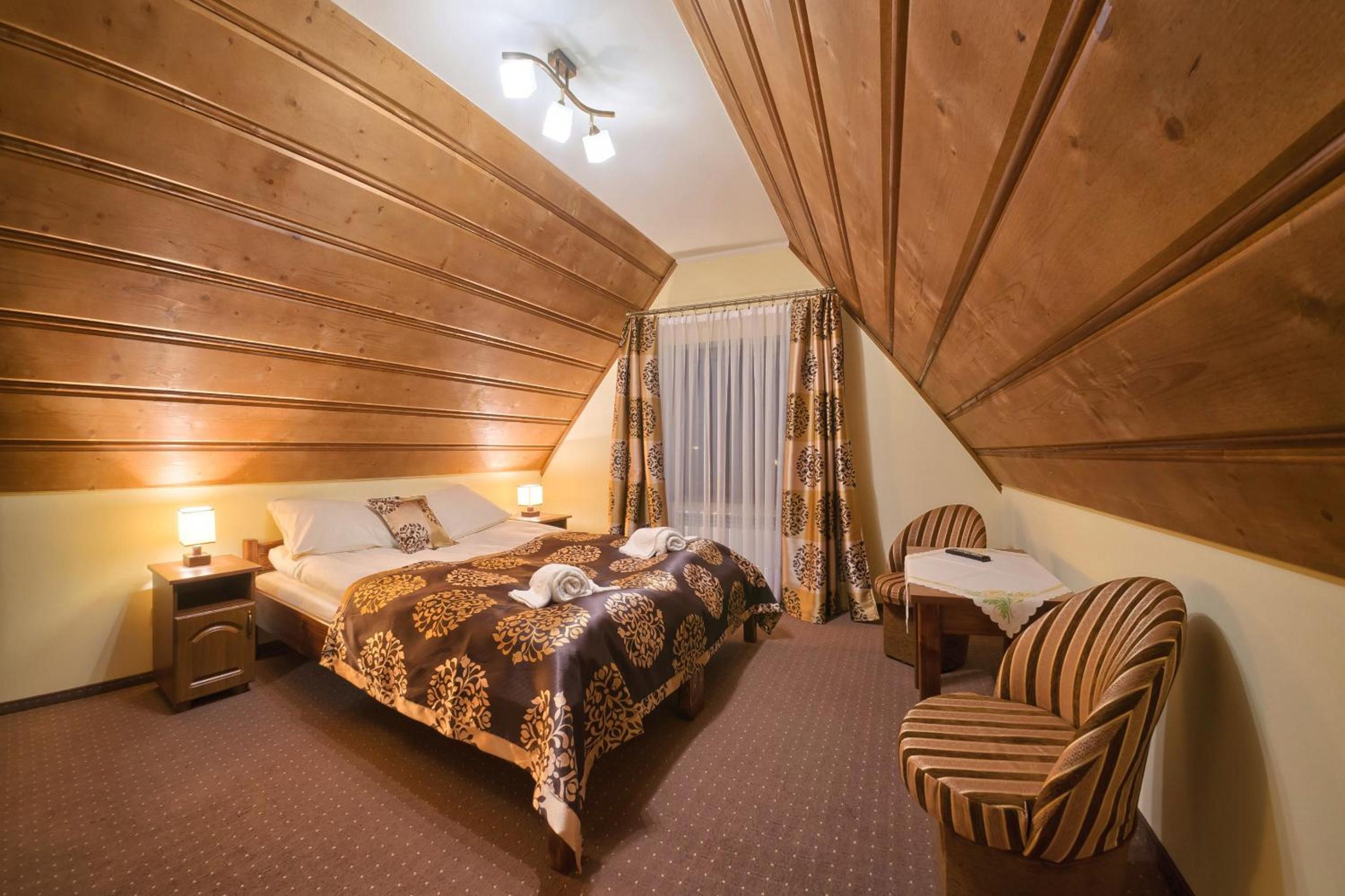 Double or Twin Room - Photo 7
