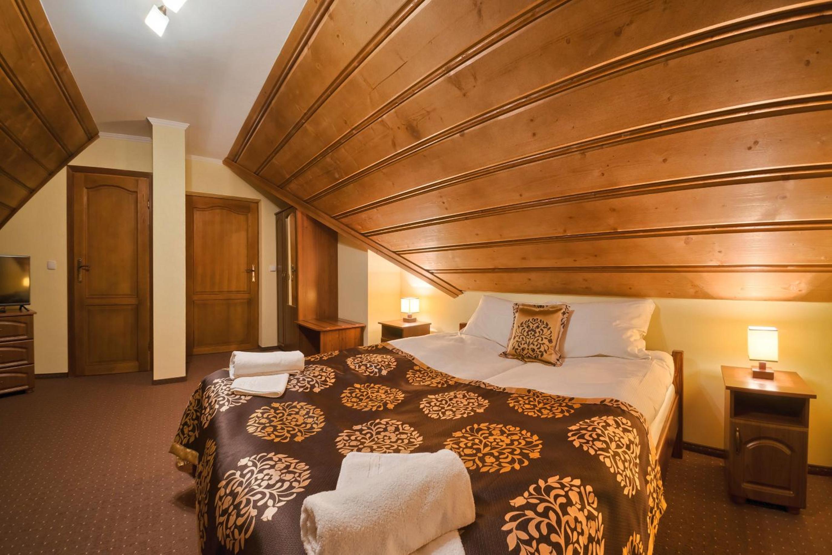 Double or Twin Room - Photo 6