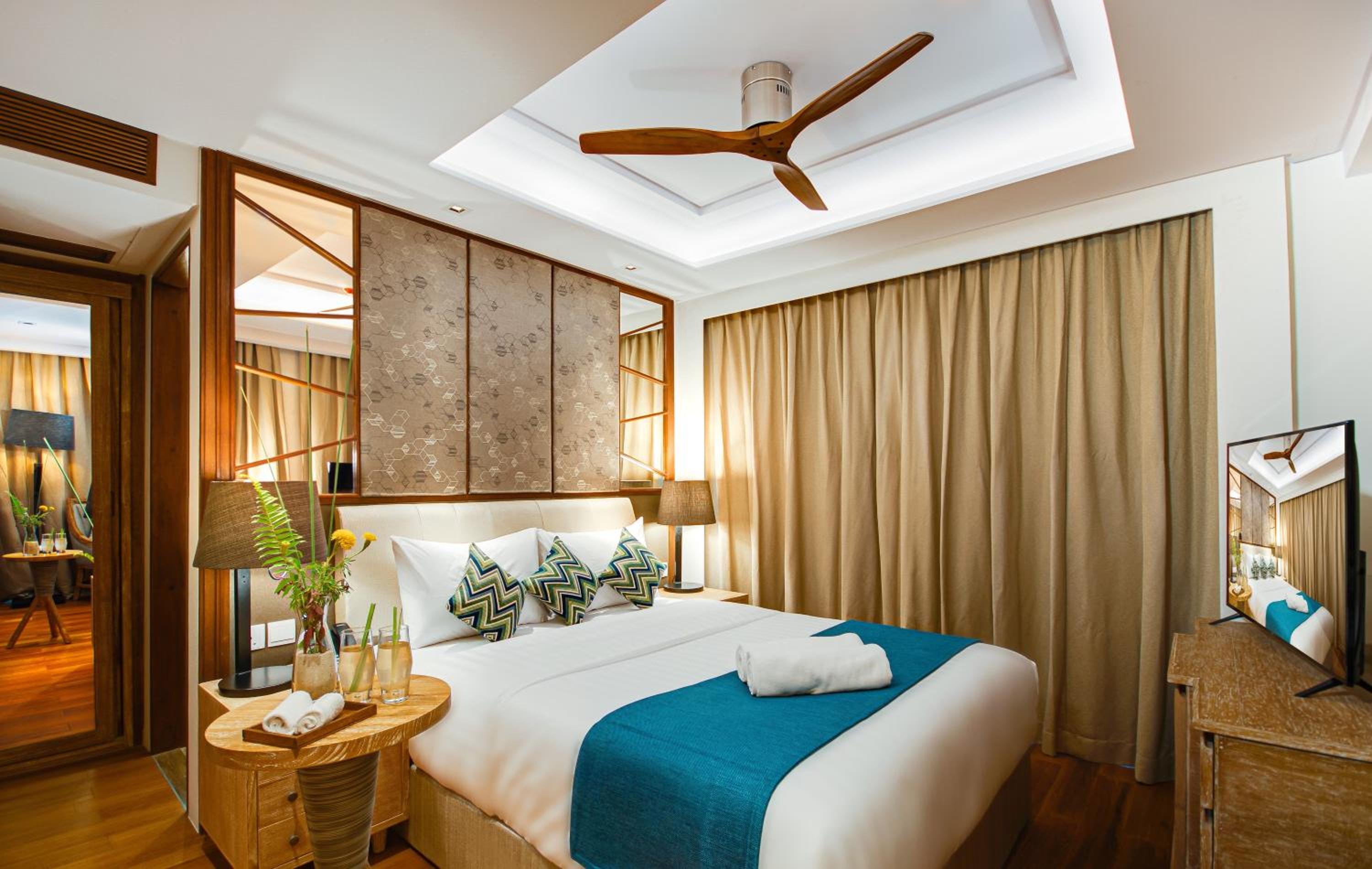 Deluxe Double Room (Free Return Airport Transfer and 10% off on Food & Beverage)