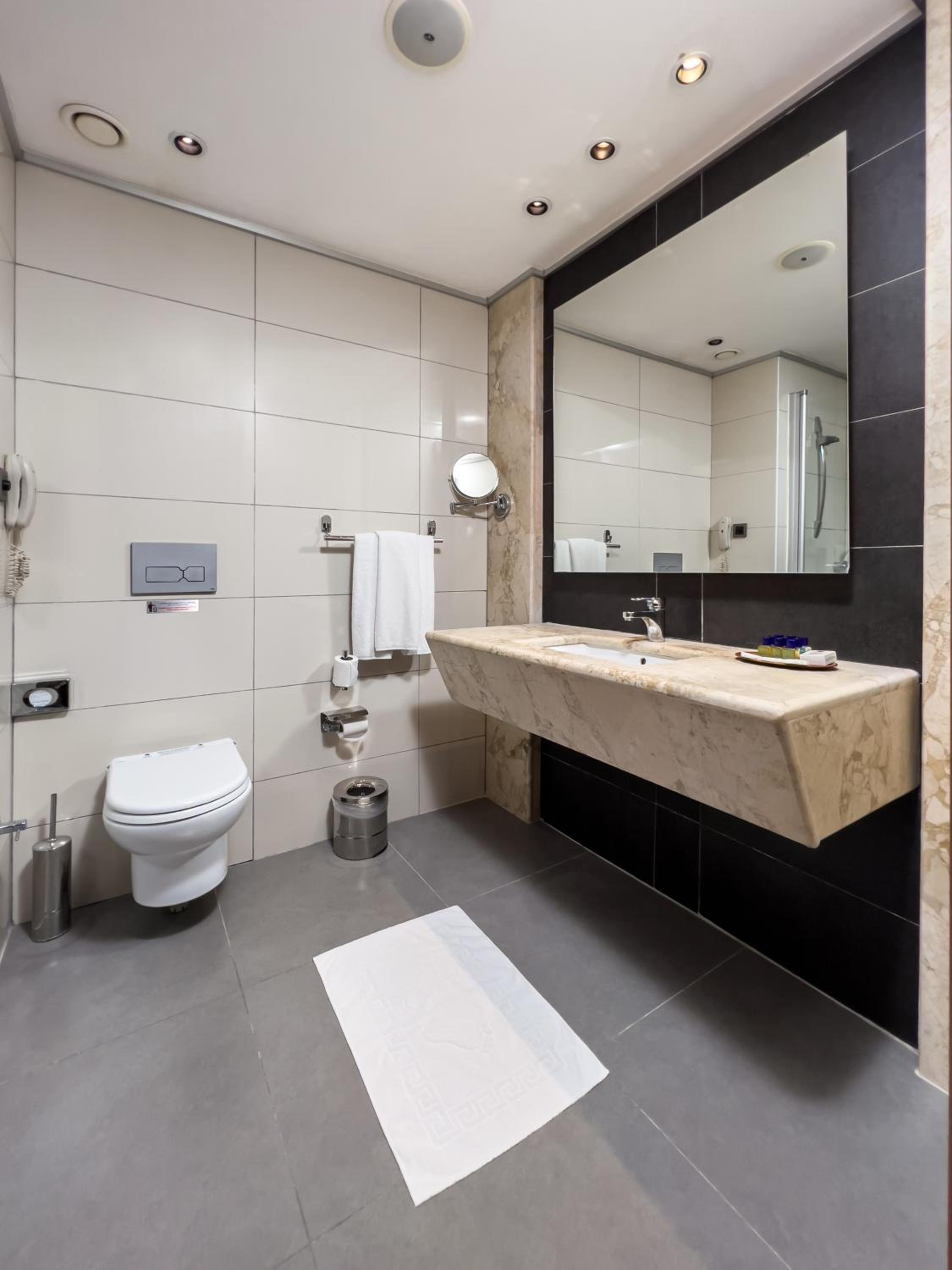 Large Double Room photo 3