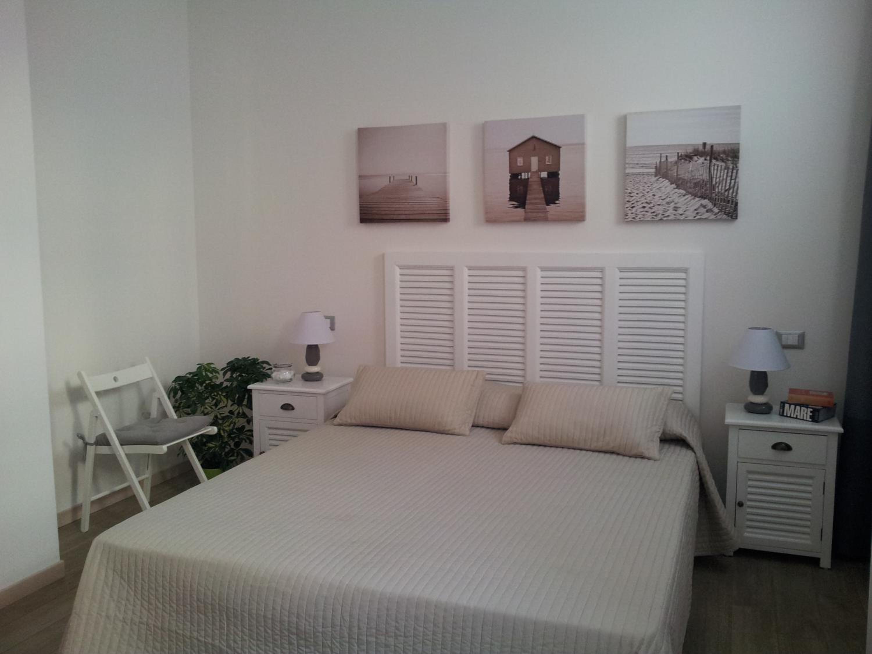 Double or Twin Room - Photo 9
