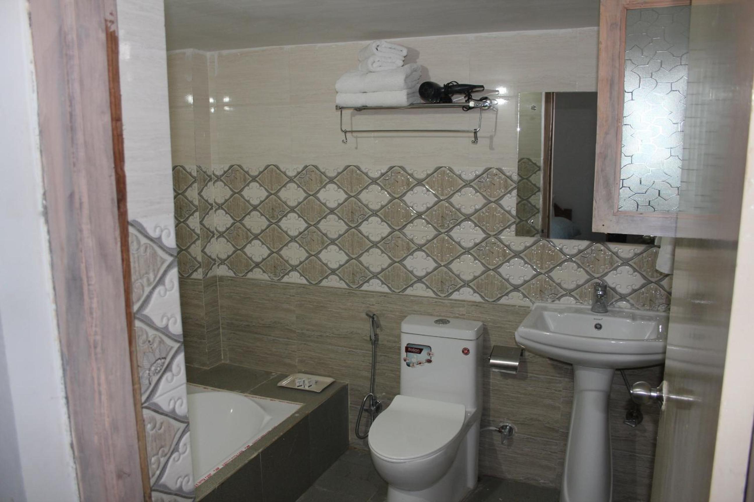 Deluxe Double or Twin Room with Garden View - Photo 8