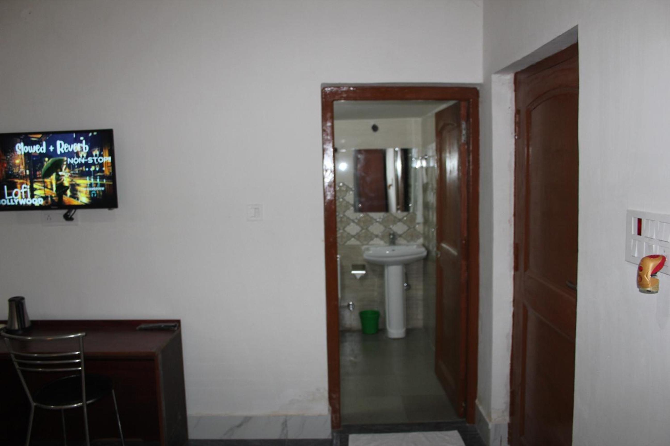 Deluxe Single Room - Photo 1