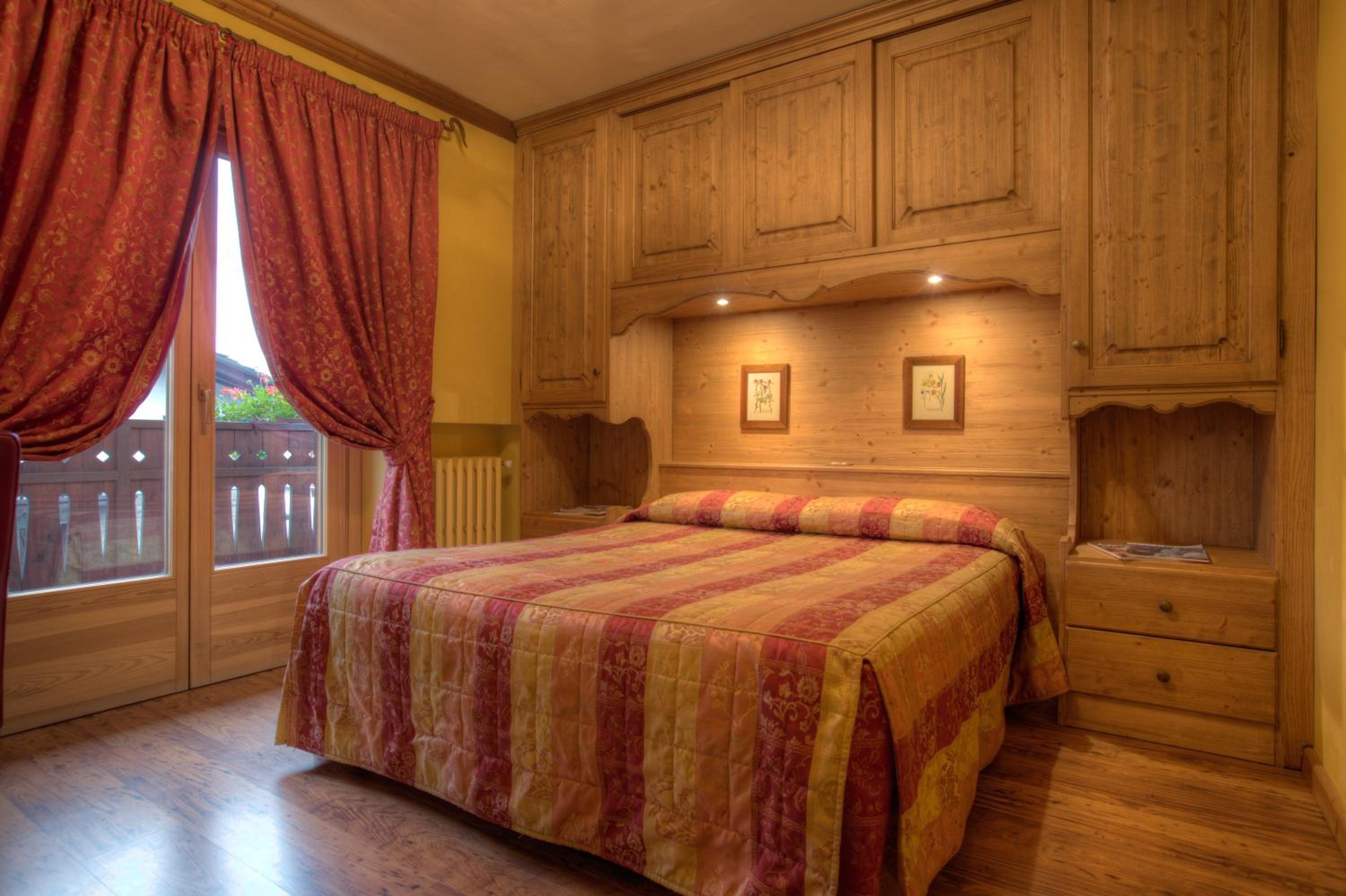 One-Bedroom Familiar Apartment with Balcony (4 Adults)