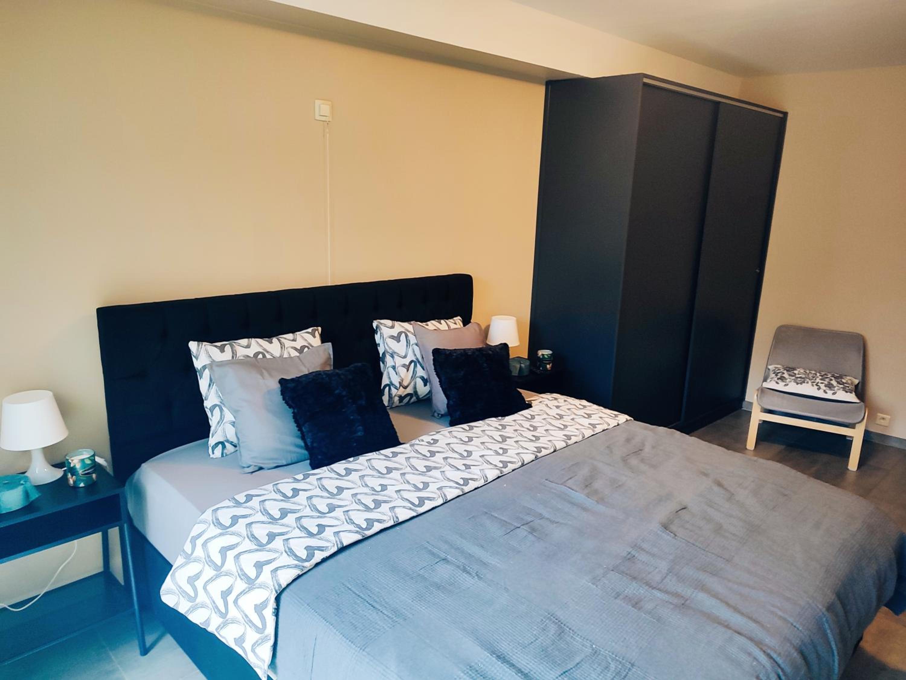 Two-Bedroom House - Photo 6