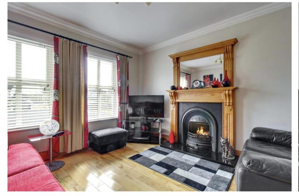 Four-Bedroom House photo 1