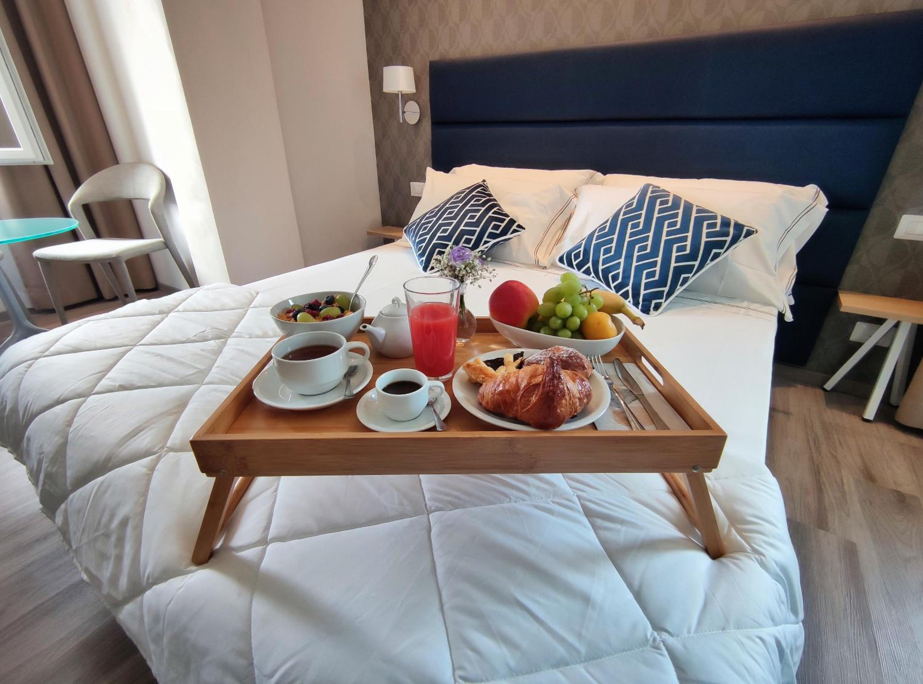 Standard Double or Twin Room - Photo 1