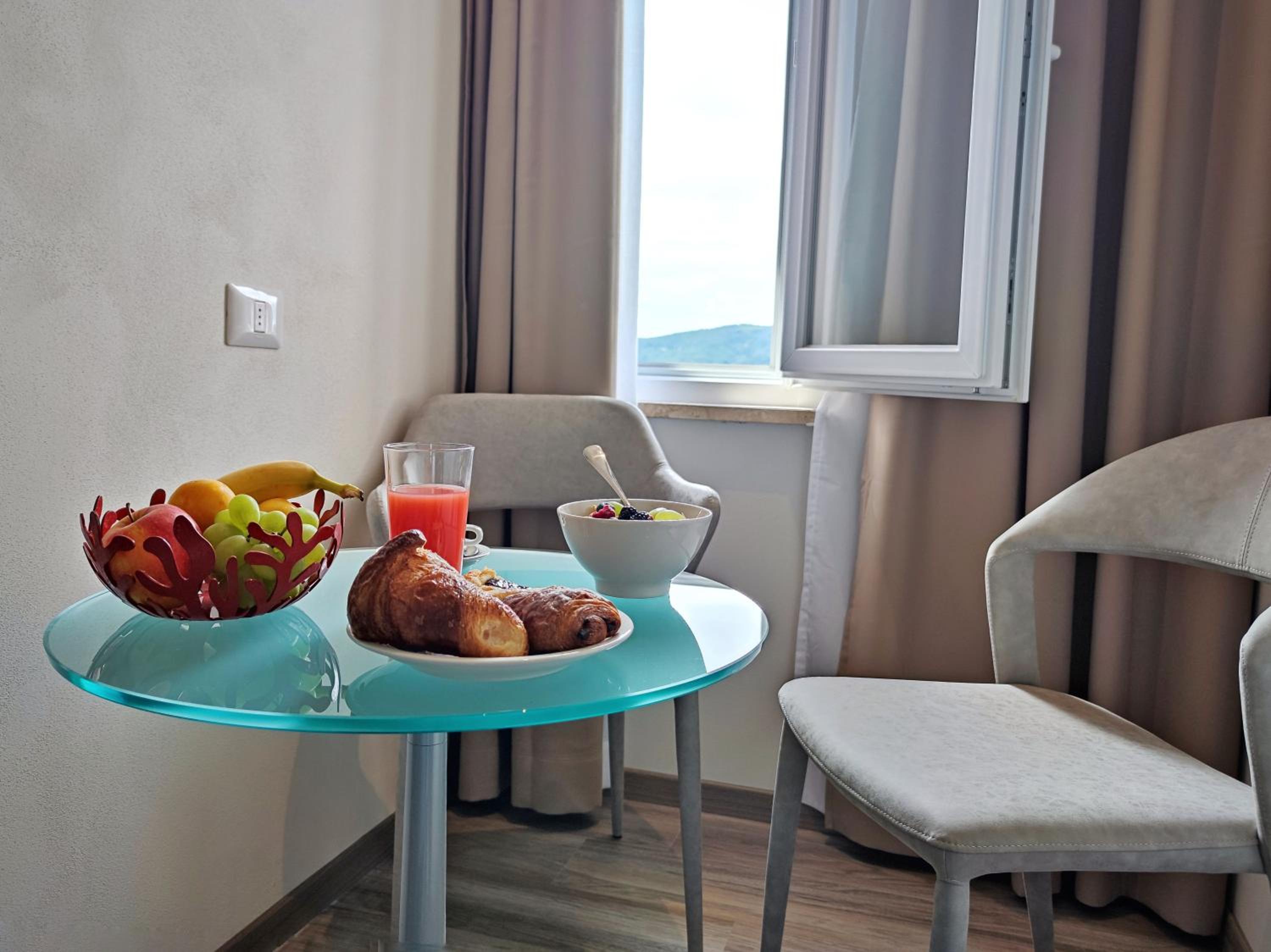 Double Room with Balcony photo 3