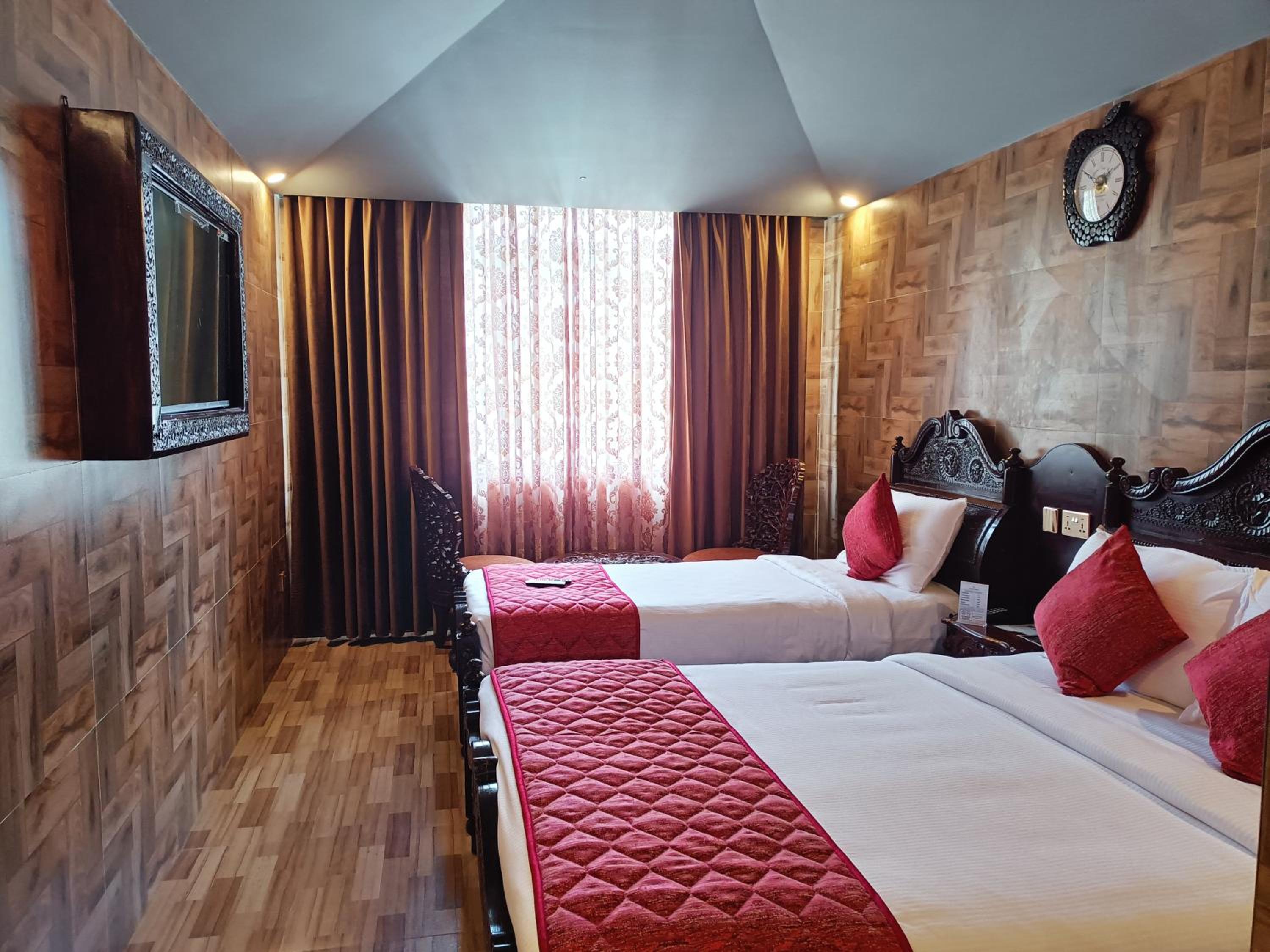 Deluxe Triple Room photo 3