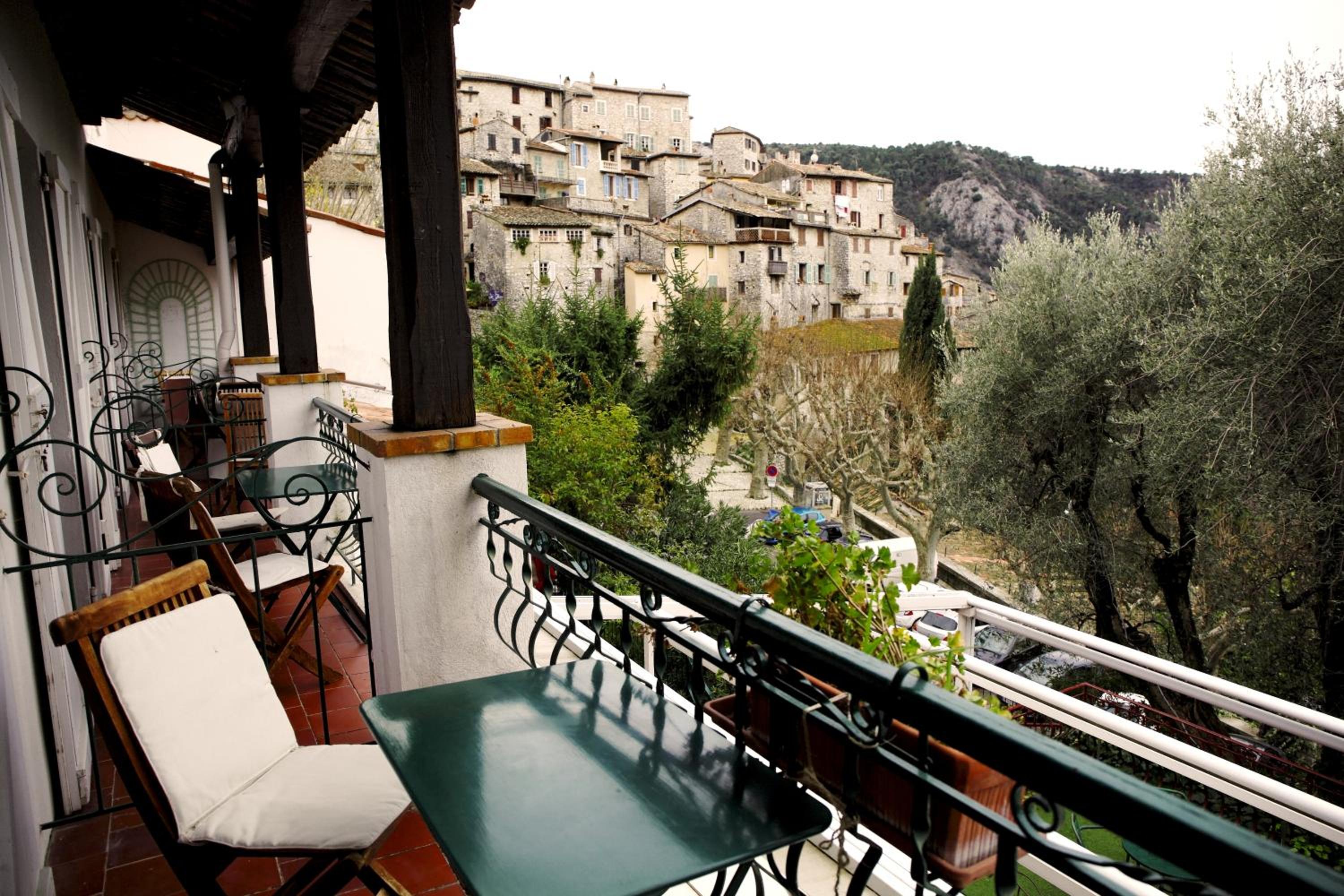 Provençal Double Room with Balcony and Valley View - Photo 4