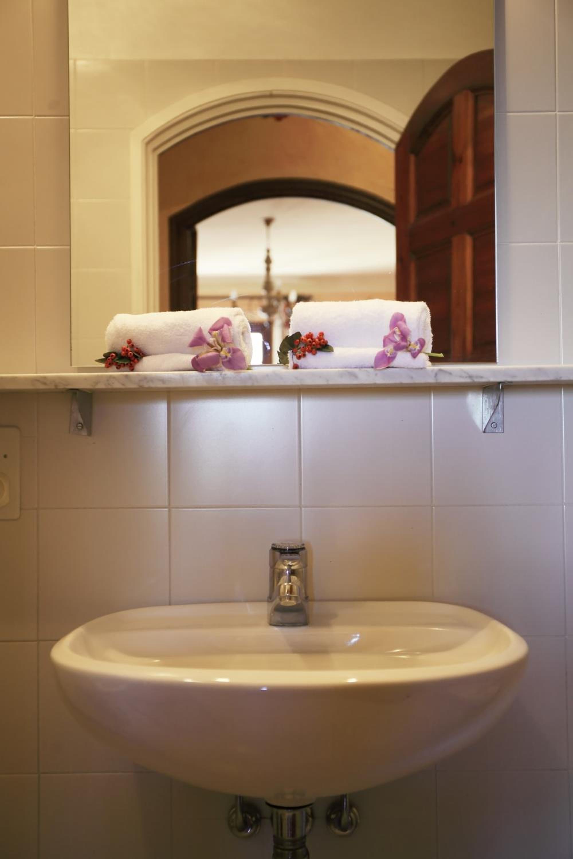 Provençal Double Room with Balcony and Valley View - Photo 3