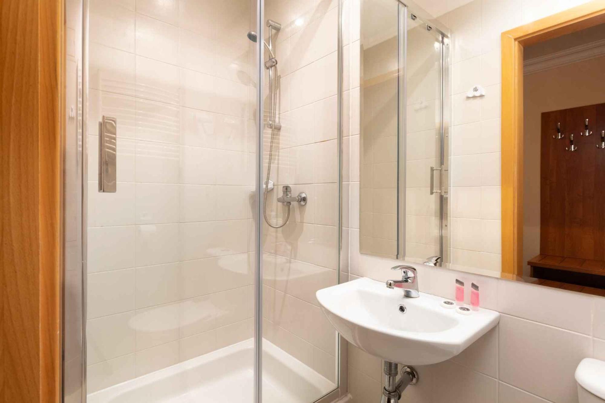 Double or Twin Room photo 3