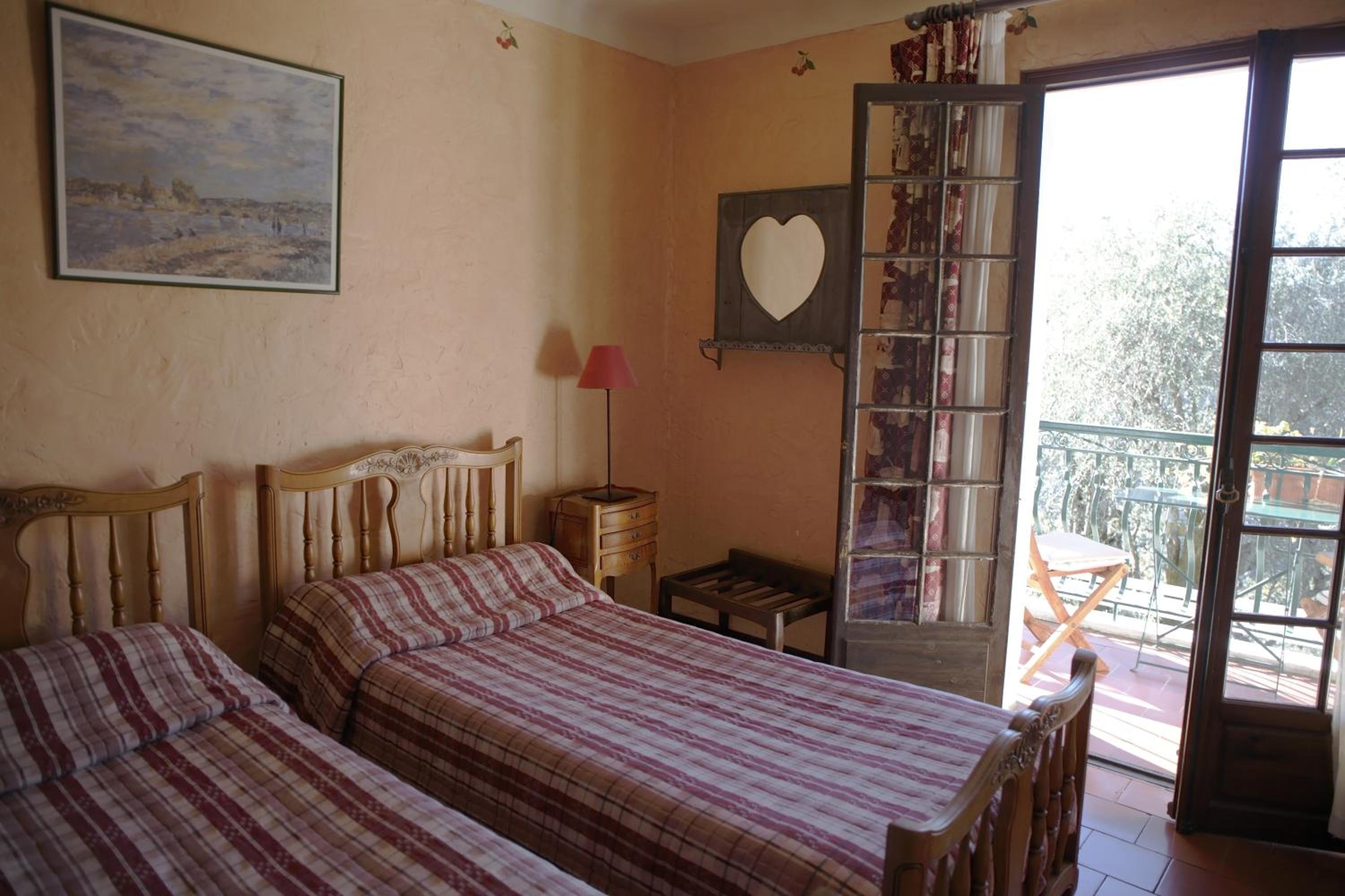 Provençal Twin Room with Balcony and Valley View - Photo 2