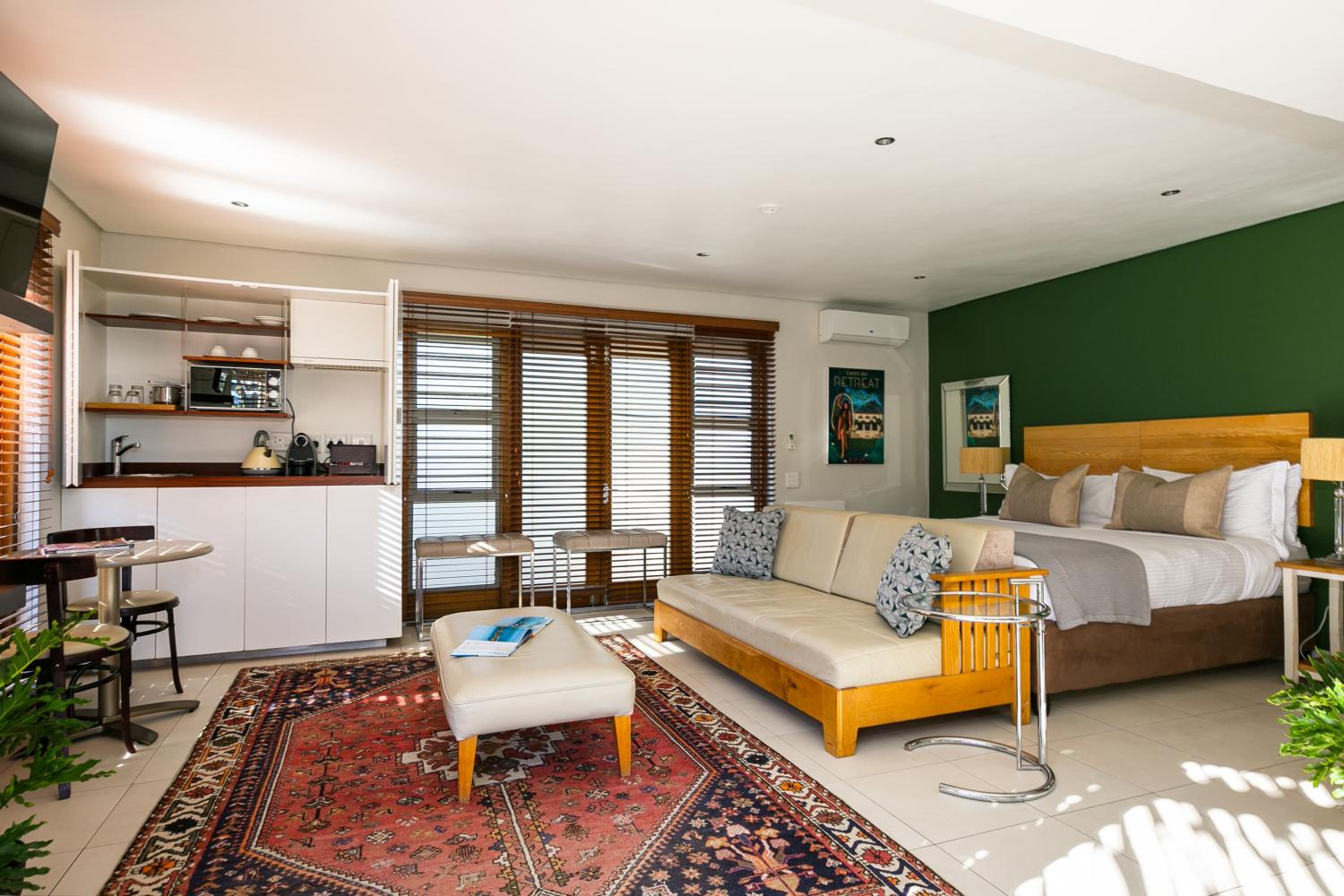 Deluxe King Studio with Hot Tub