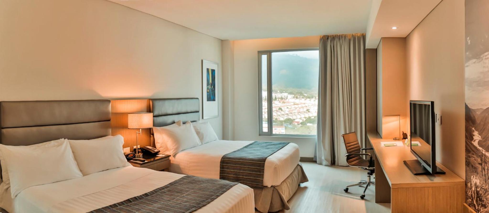 Standard King Room - High Floor photo 3