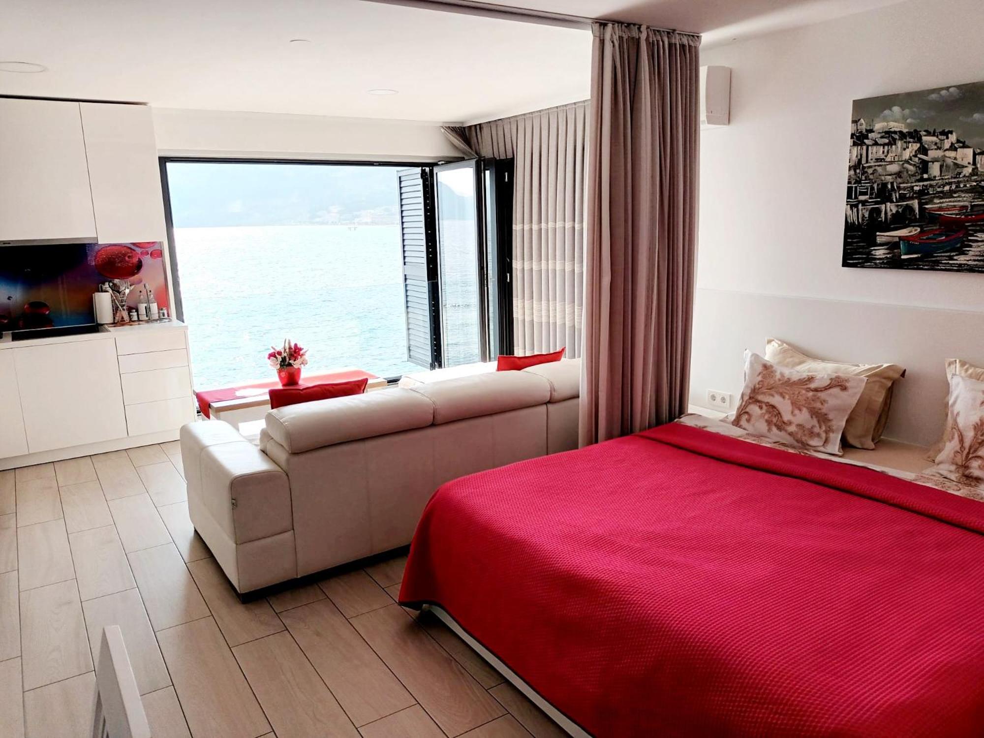 Deluxe Studio with Sea View photo 1