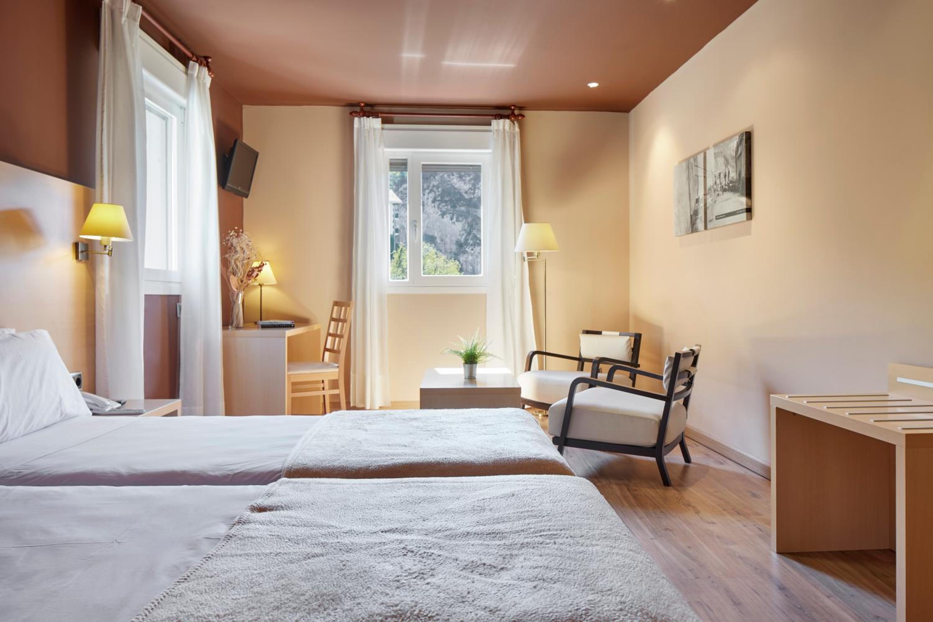 Basic Triple Room photo 2