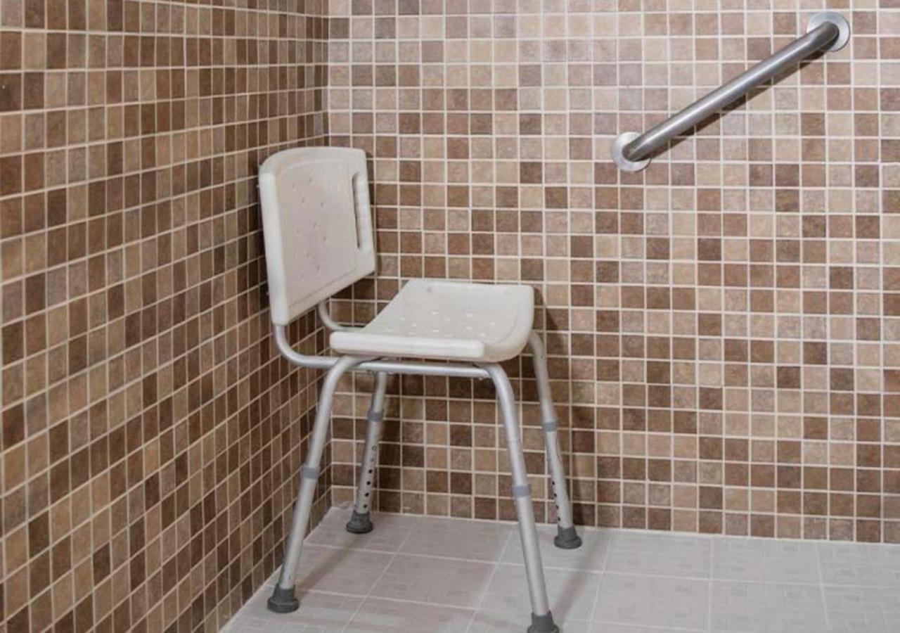 Double Room - Disability Access - Photo 6
