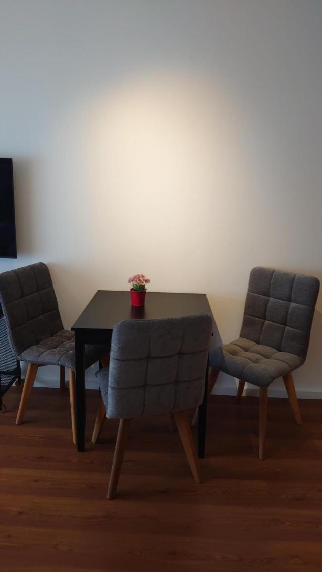 Two-Bedroom Apartment with Balcony photo 2