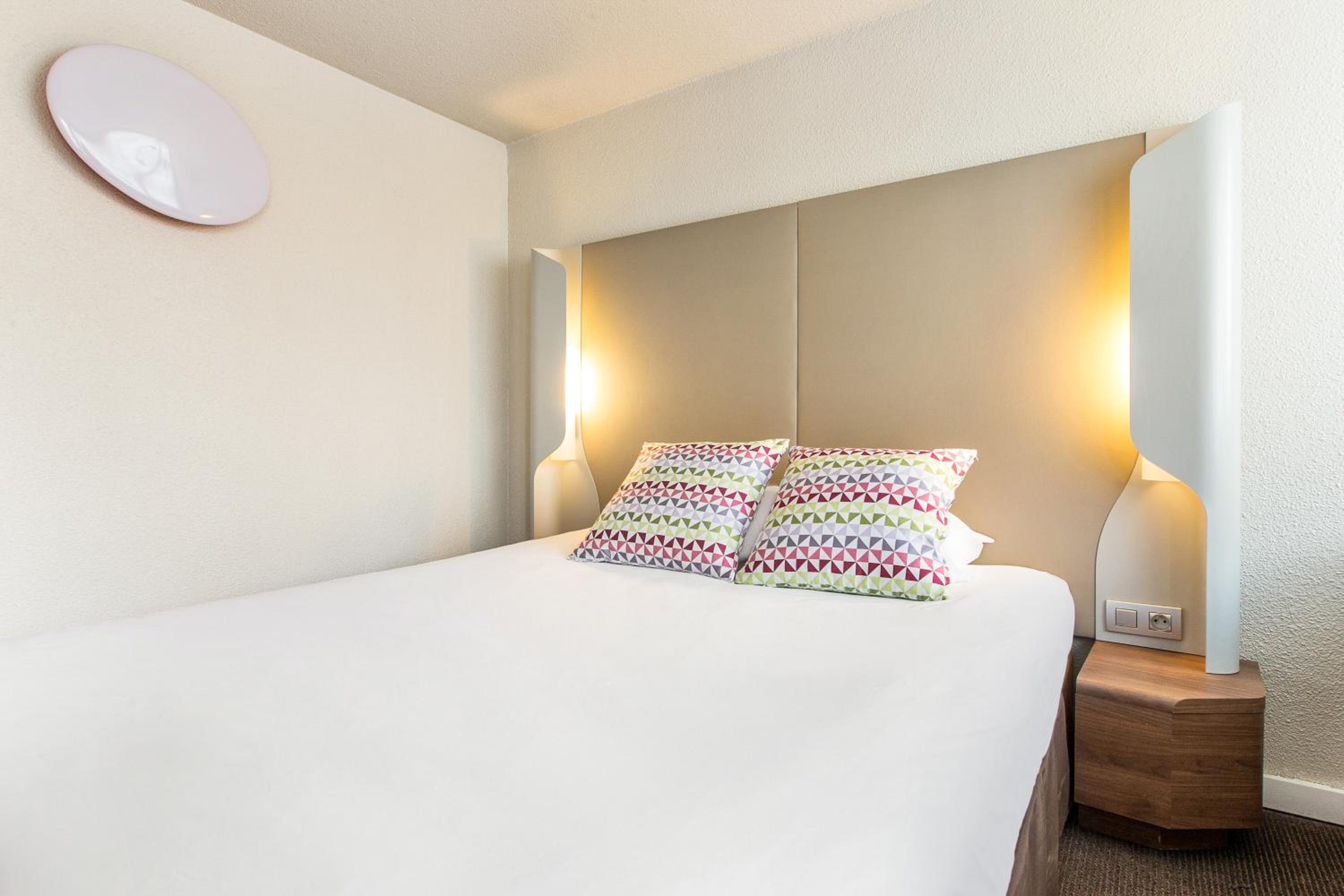 Standard Double Room - Photo 2