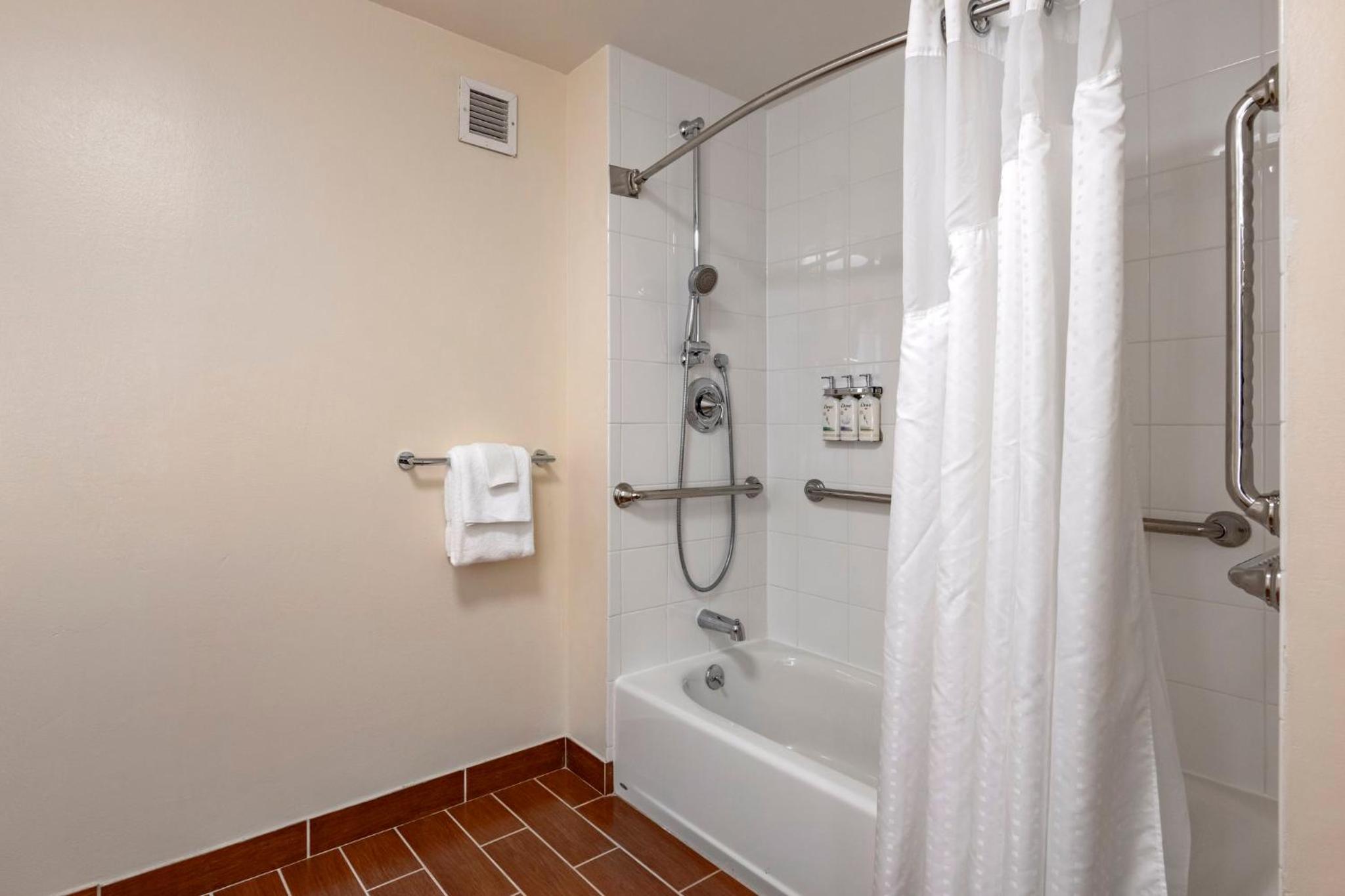 King Room - Mobility Access/Hearing Accessible - Photo 6