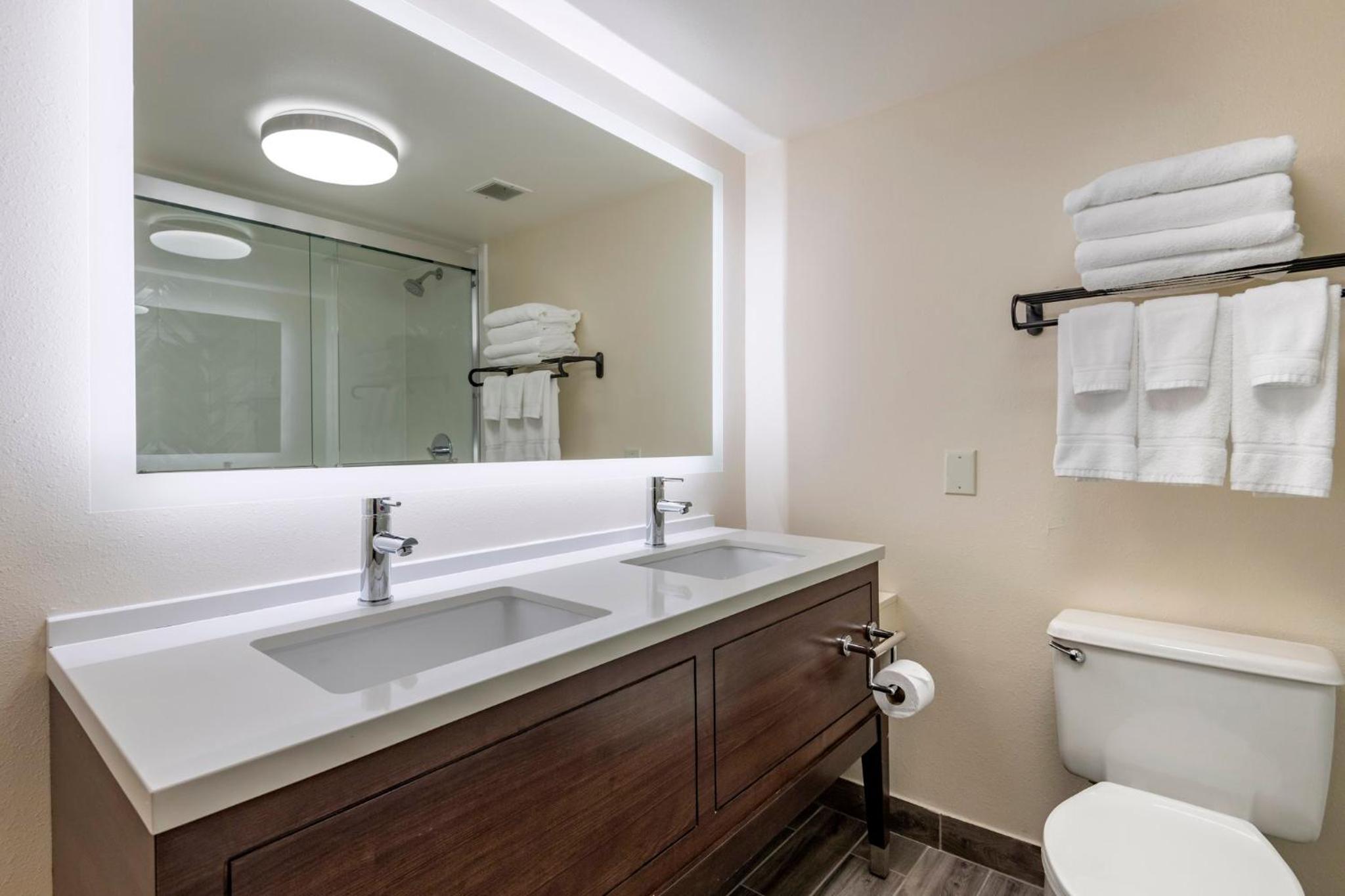 One-Bedroom King Suite - Photo 1