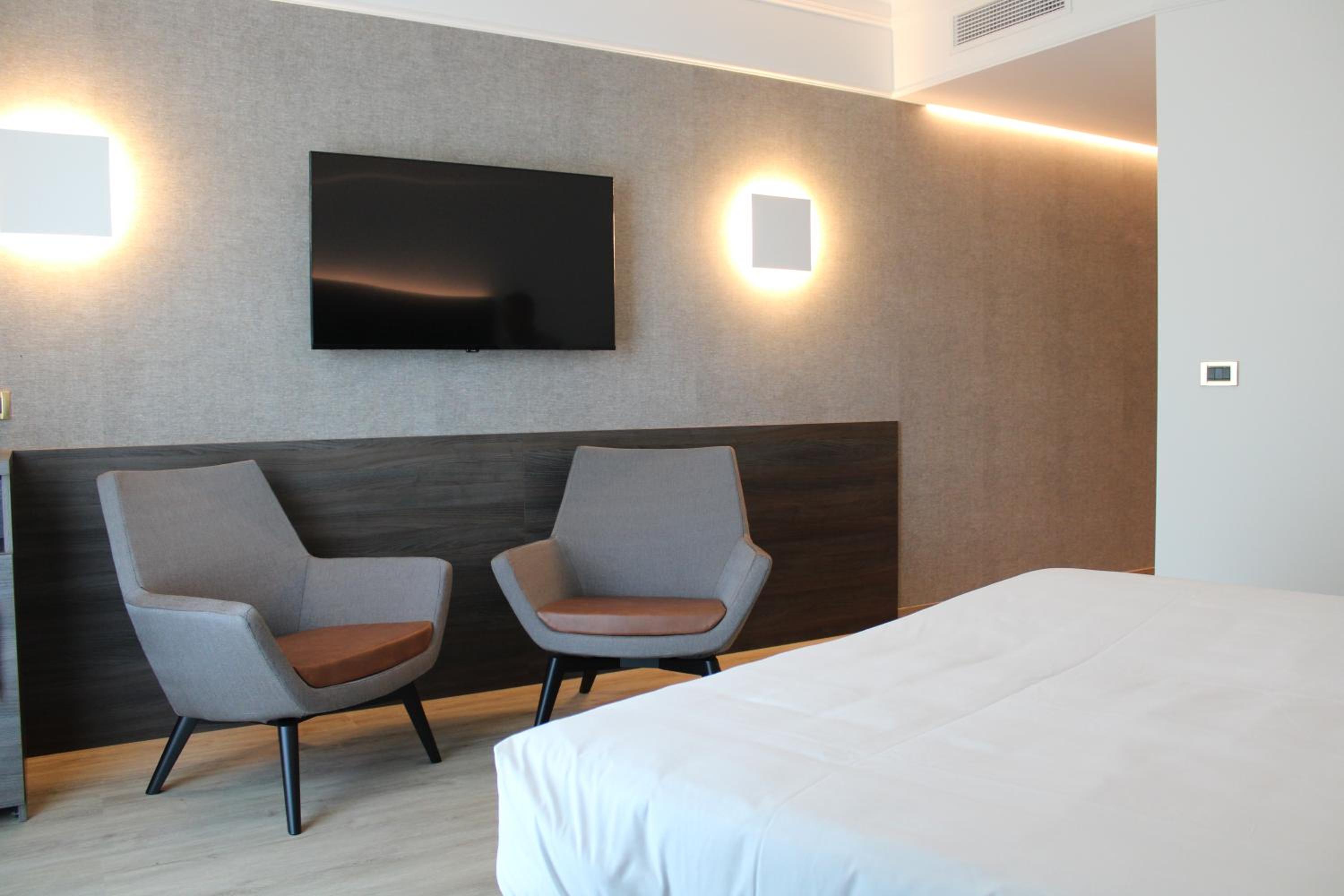 Executive Room - Photo 2