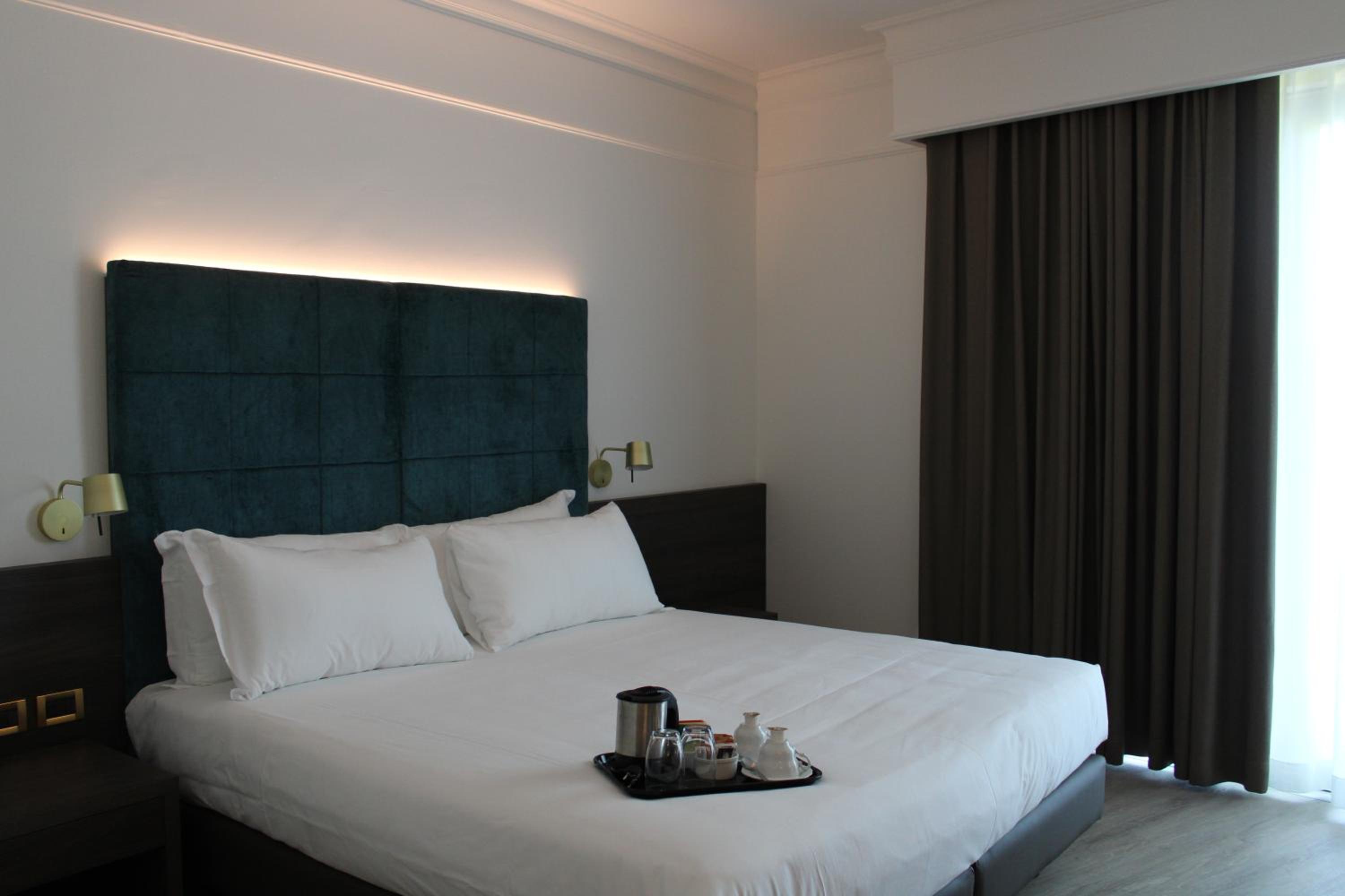 Executive Room - Photo 7