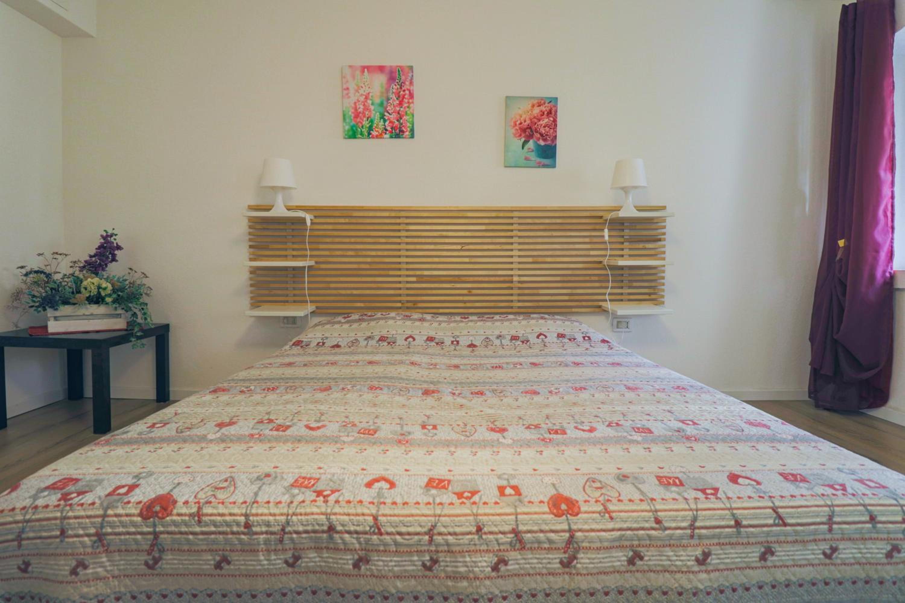 One-Bedroom Apartment photo 1